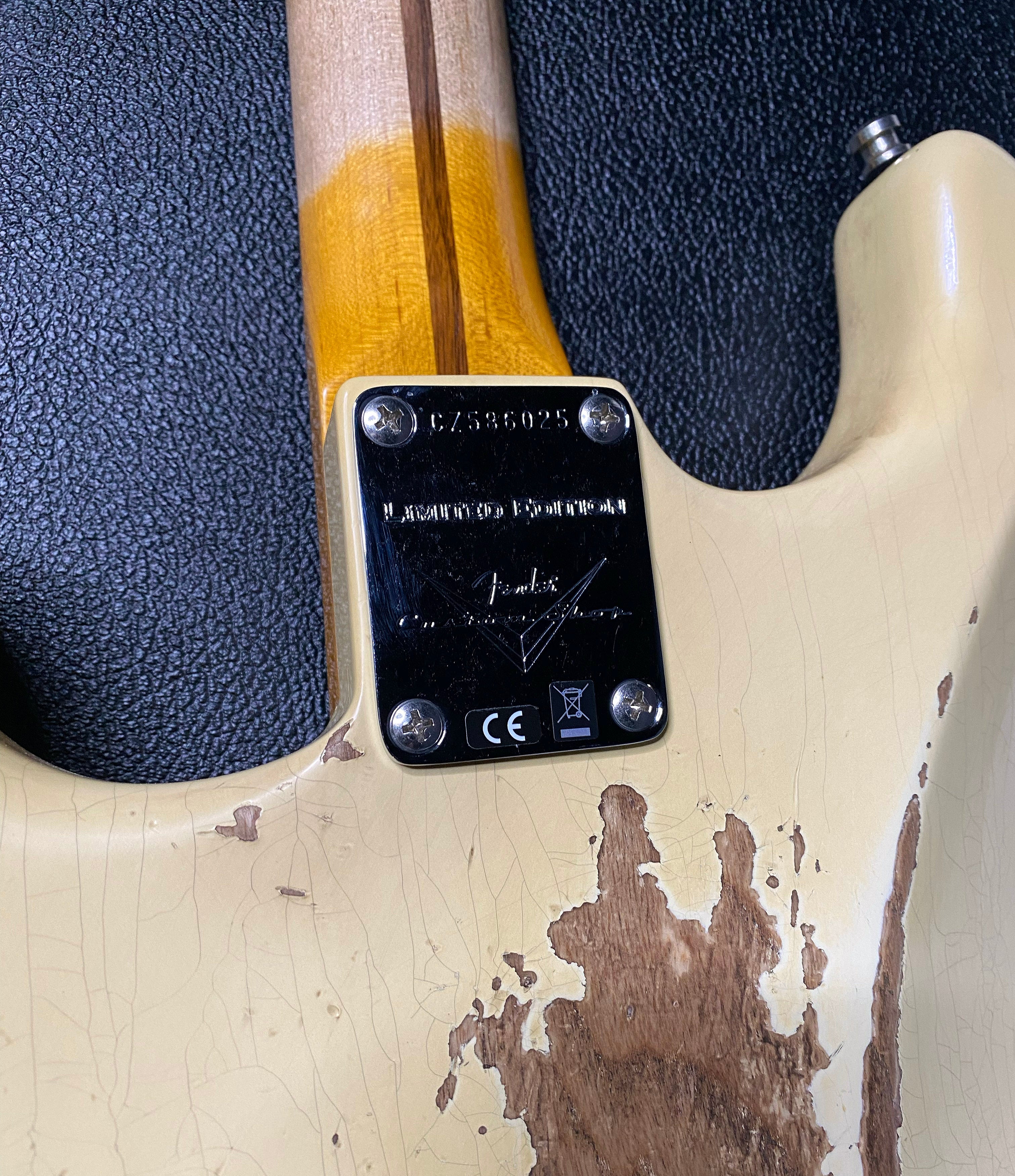 NEW! Fender Custom Deluxe Strat Heavy Relic - Aged Vintage White - Matching Peg Head - Authorized Dealer - 7.25lbs - G06378