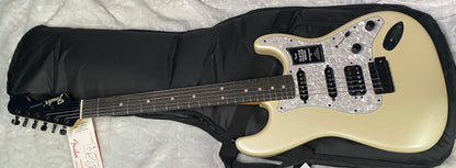 NEW ! Fender Limited Edition Player Fusion Stratocaster HSS - Ebony Fingerboard - Olympic Pearl - 7.8lbs - Authorized Dealer - G07783