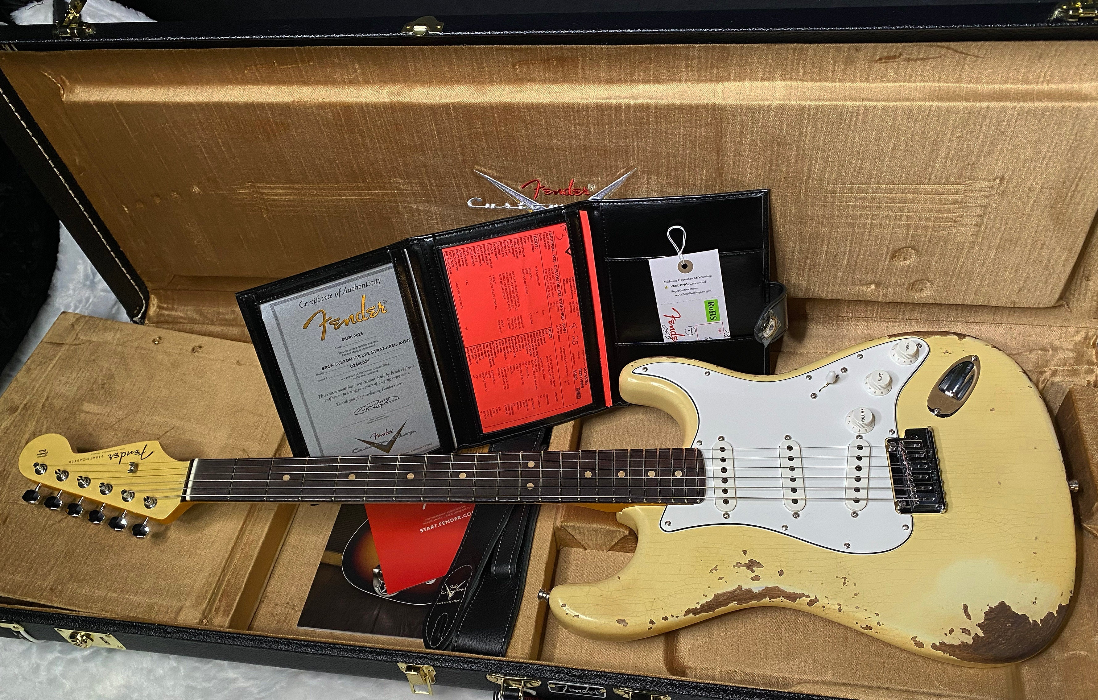 NEW! Fender Custom Deluxe Strat Heavy Relic - Aged Vintage White - Matching Peg Head - Authorized Dealer - 7.25lbs - G06378