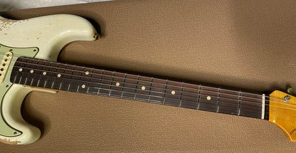 NEW! Fender Custom Shop 62 Heavy Relic Stratocaster - Olympic White Finish - Authorized Dealer - Modern Spec - Handwound Pick Ups - 7.8 lbs - G06381