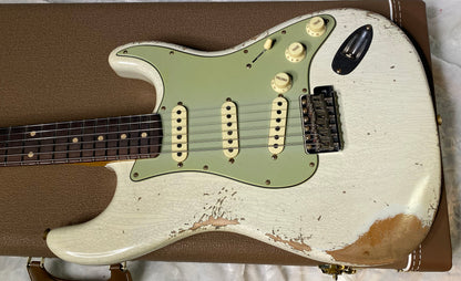NEW! Fender Custom Shop 62 Heavy Relic Stratocaster - Olympic White Finish - Authorized Dealer - Modern Spec - Handwound Pick Ups - 7.8 lbs - G06381