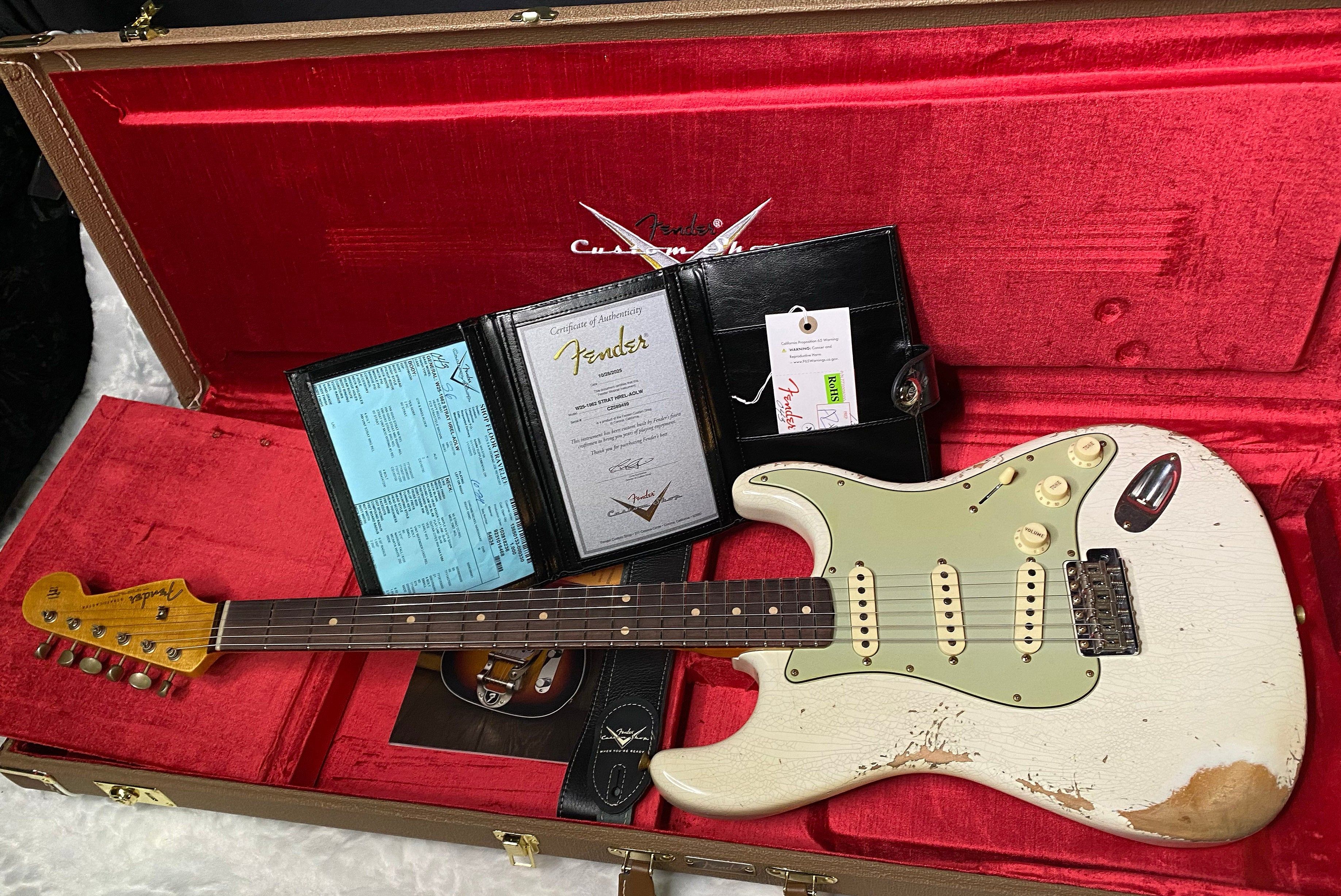 NEW! Fender Custom Shop 62 Heavy Relic Stratocaster - Olympic White Finish - Authorized Dealer - Modern Spec - Handwound Pick Ups - 7.8 lbs - G06381