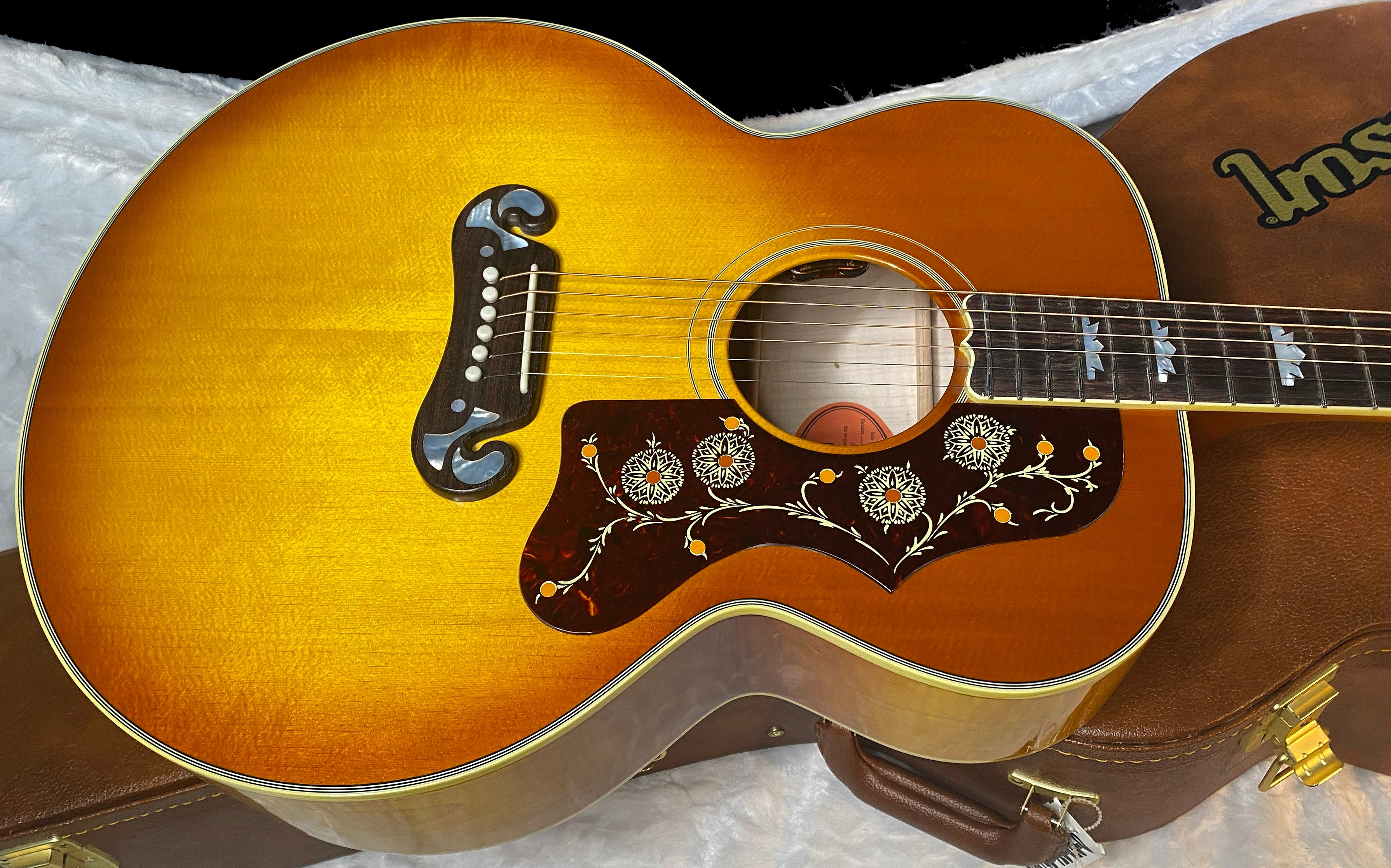 NEW! ! Gibson SJ-200 Original Acoustic Electric - Heritage Cherry Sunburst - Authorized Dealer - 5.2 lbs - G07084