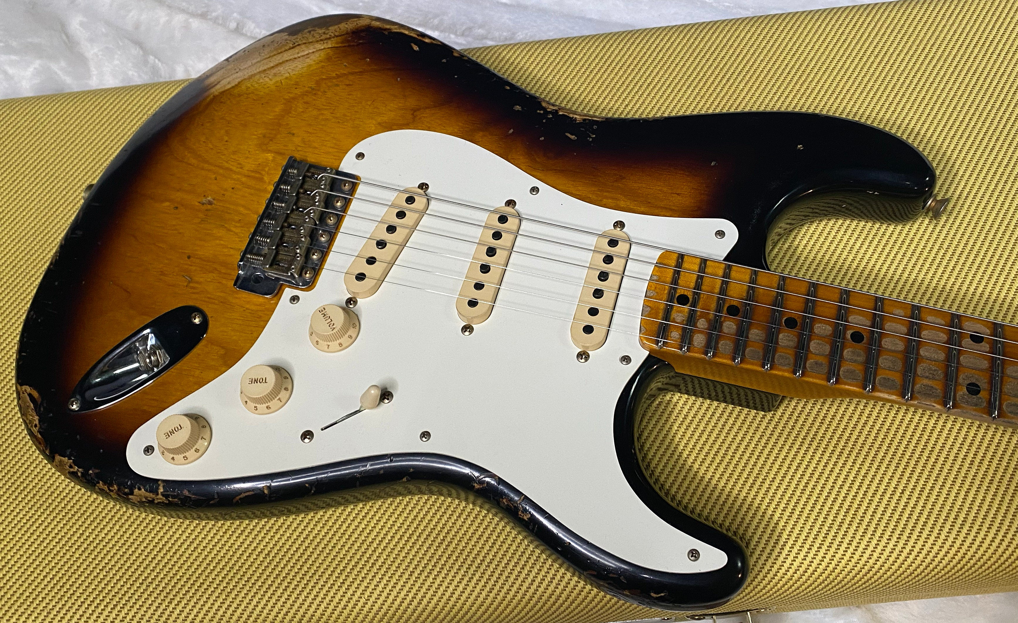 NEW! Fender 1957 Stratocaster Reissue - Heavy Relic - Aged 2-Color Sunburst - Custom Shop - Only 7.25lbs - Authorized Dealer - G06783