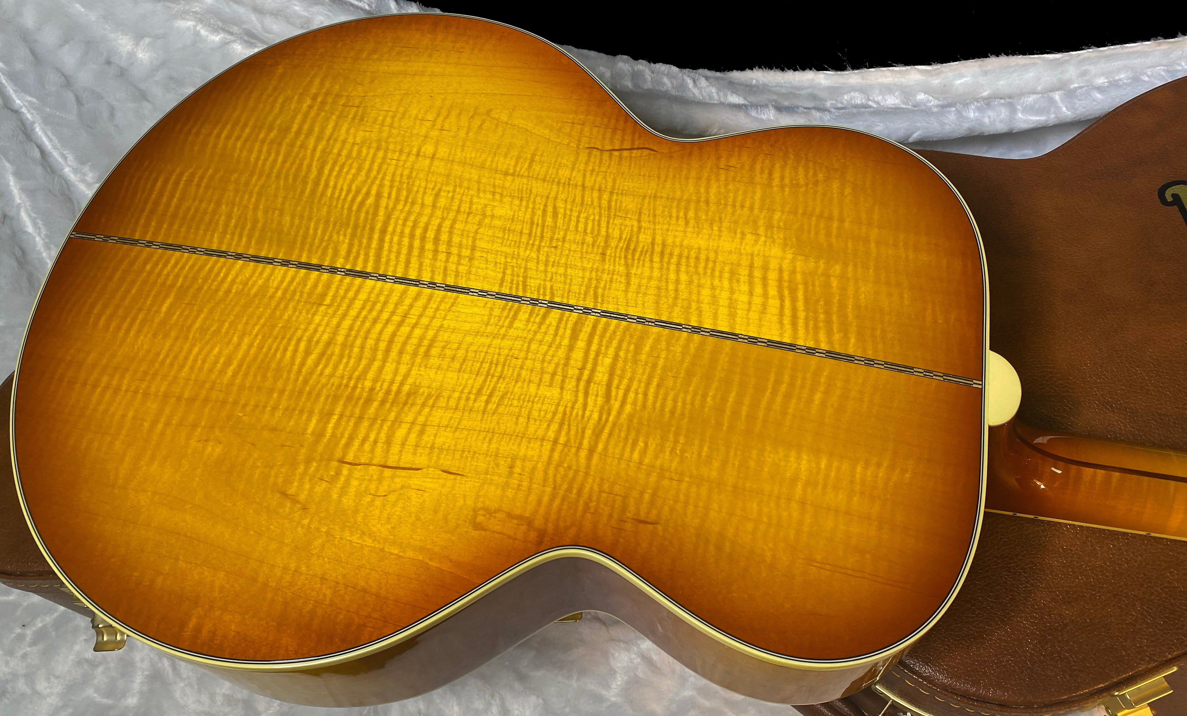 NEW! ! Gibson SJ-200 Original Acoustic Electric - Heritage Cherry Sunburst - Authorized Dealer - 5.2 lbs - G07084