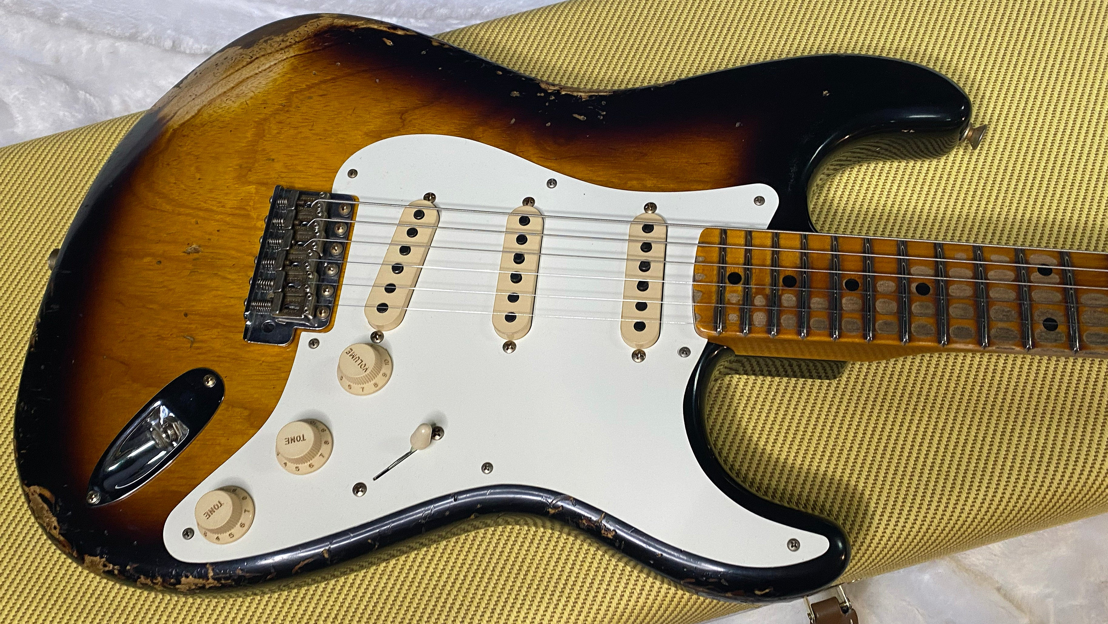 NEW! Fender 1957 Stratocaster Reissue - Heavy Relic - Aged 2-Color Sunburst - Custom Shop - Only 7.25lbs - Authorized Dealer - G06783