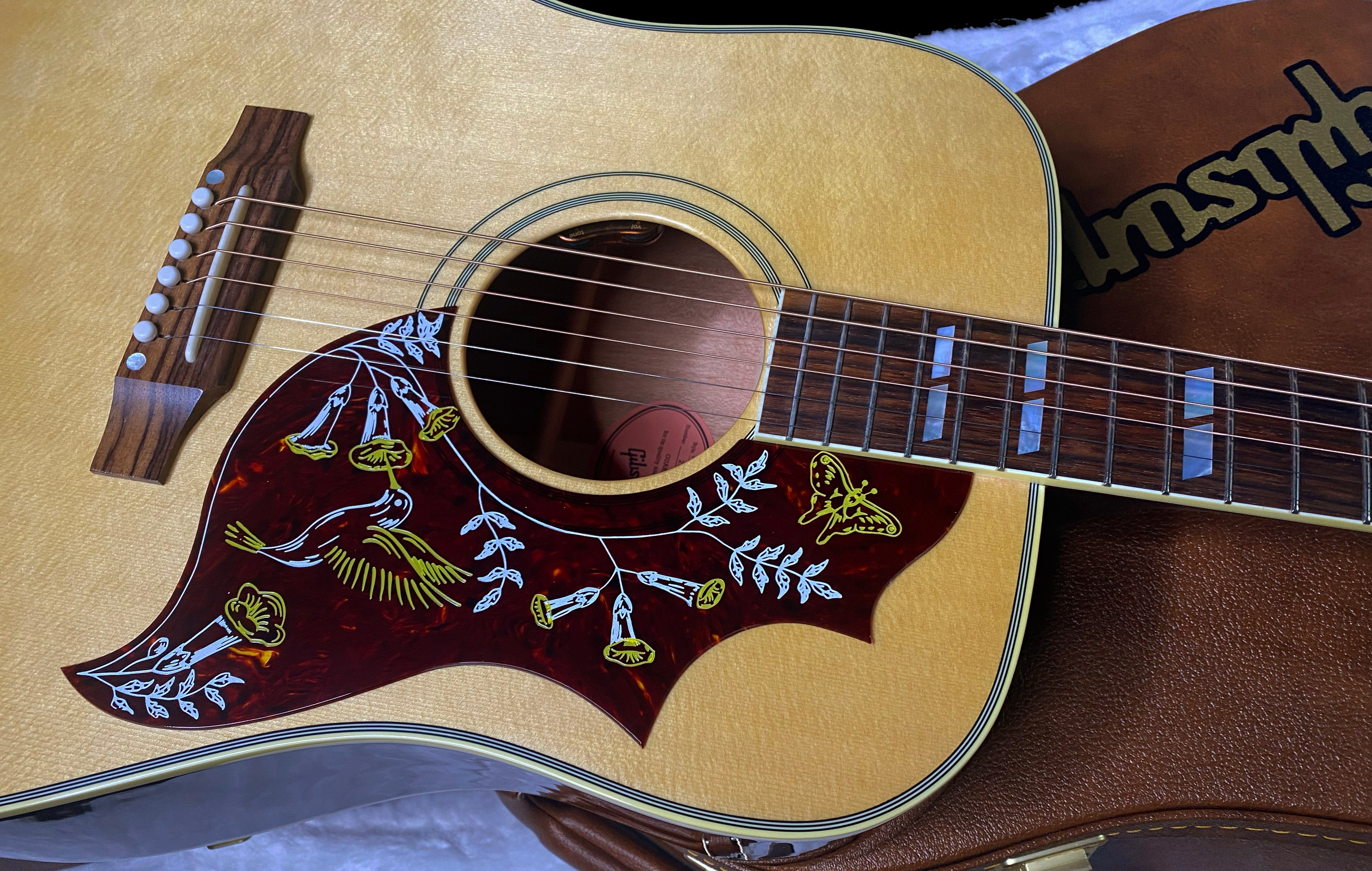 NEW ! Gibson Hummingbird Original - Antique Natural 4.7 lbs - Acoustic Electric - Authorized Dealer - G07083