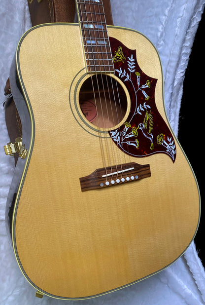 NEW ! Gibson Hummingbird Original - Antique Natural 4.7 lbs - Acoustic Electric - Authorized Dealer - G07083