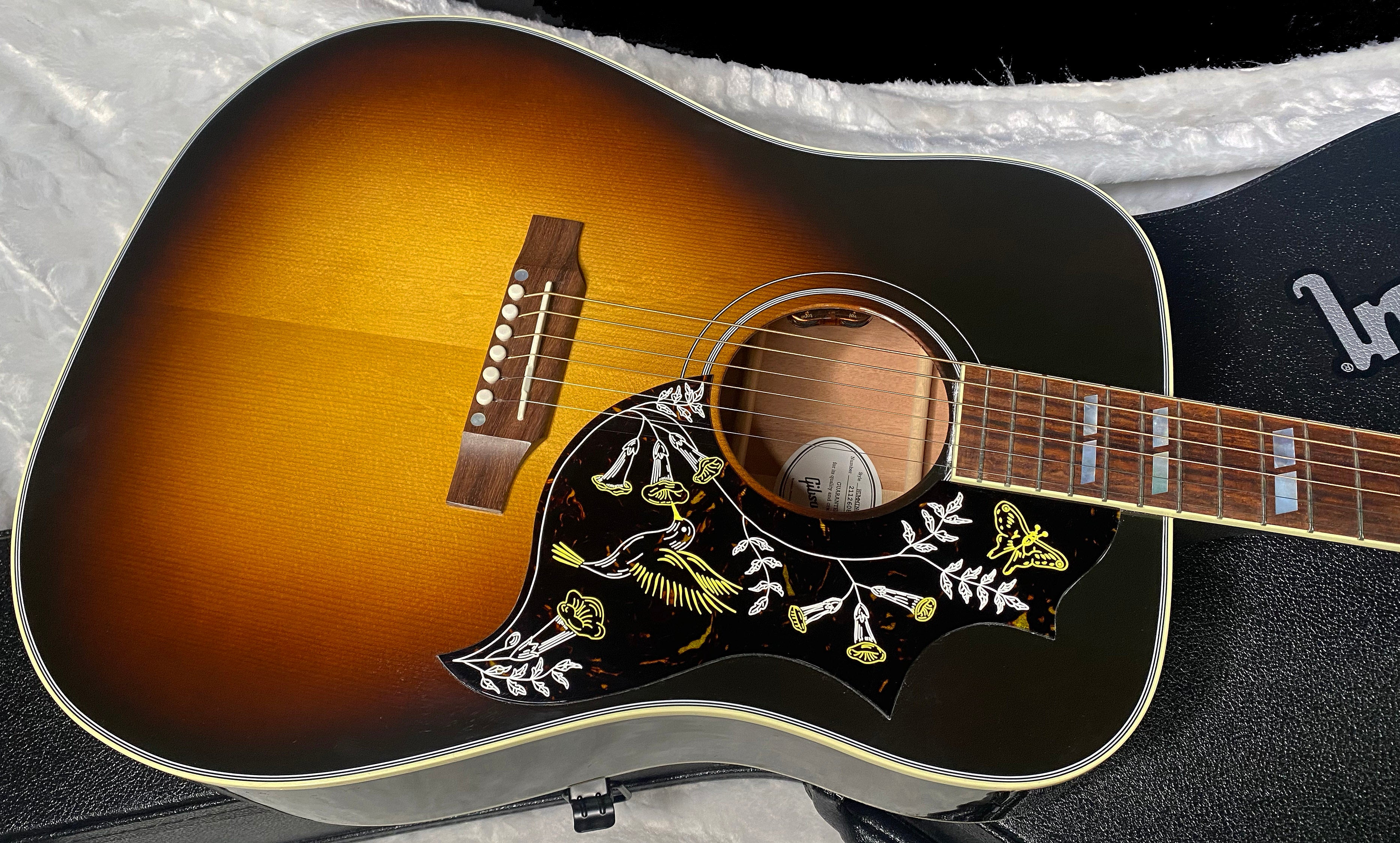 NEW ! Gibson Hummingbird Standard - Vintage Sunburst - Acoustic Electric - Authorized Dealer - 4.7lbs - G07085