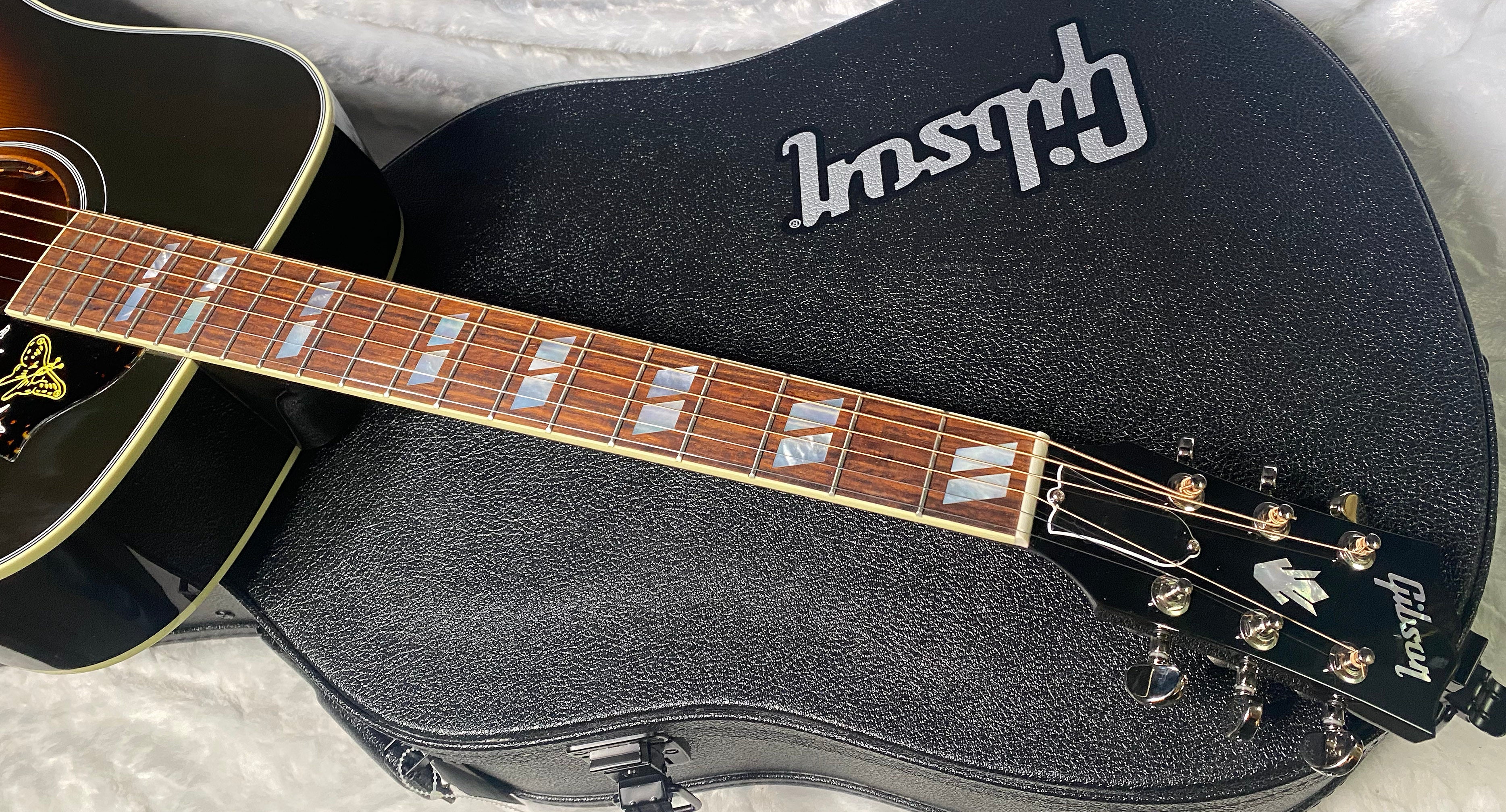 NEW ! Gibson Hummingbird Standard - Vintage Sunburst - Acoustic Electric - Authorized Dealer - 4.7lbs - G07085
