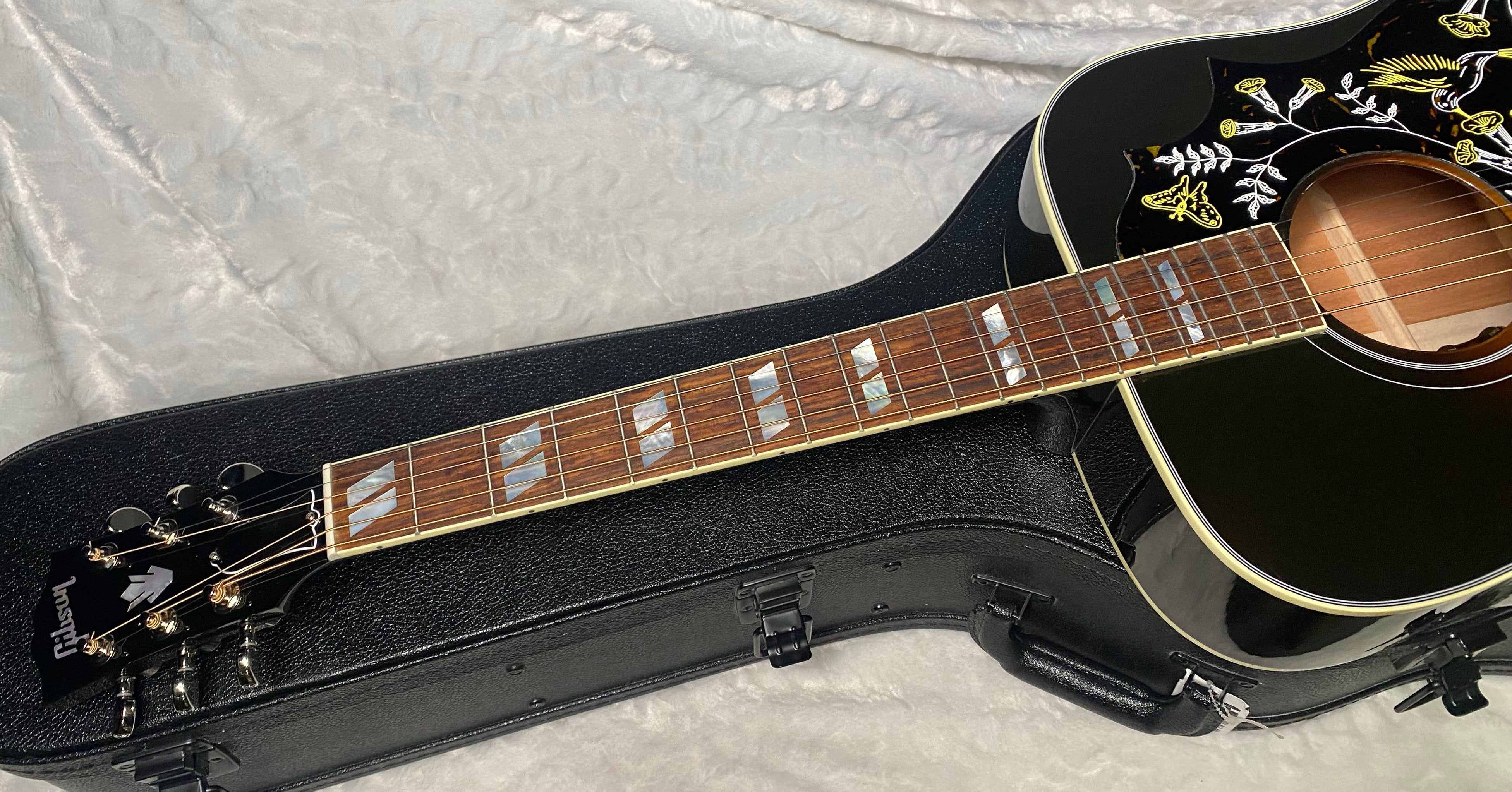 NEW ! Gibson Hummingbird Standard - Vintage Sunburst - Acoustic Electric - Authorized Dealer - 4.7lbs - G07085