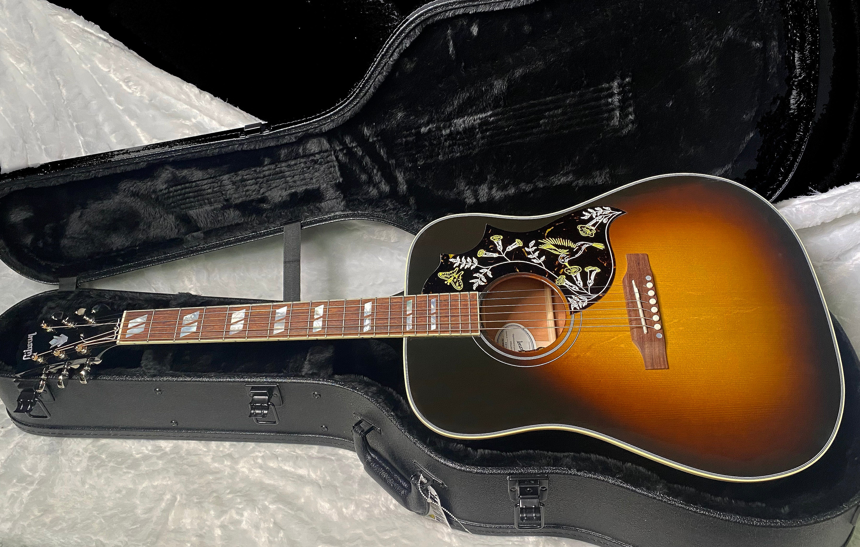 NEW ! Gibson Hummingbird Standard - Vintage Sunburst - Acoustic Electric - Authorized Dealer - 4.7lbs - G07085