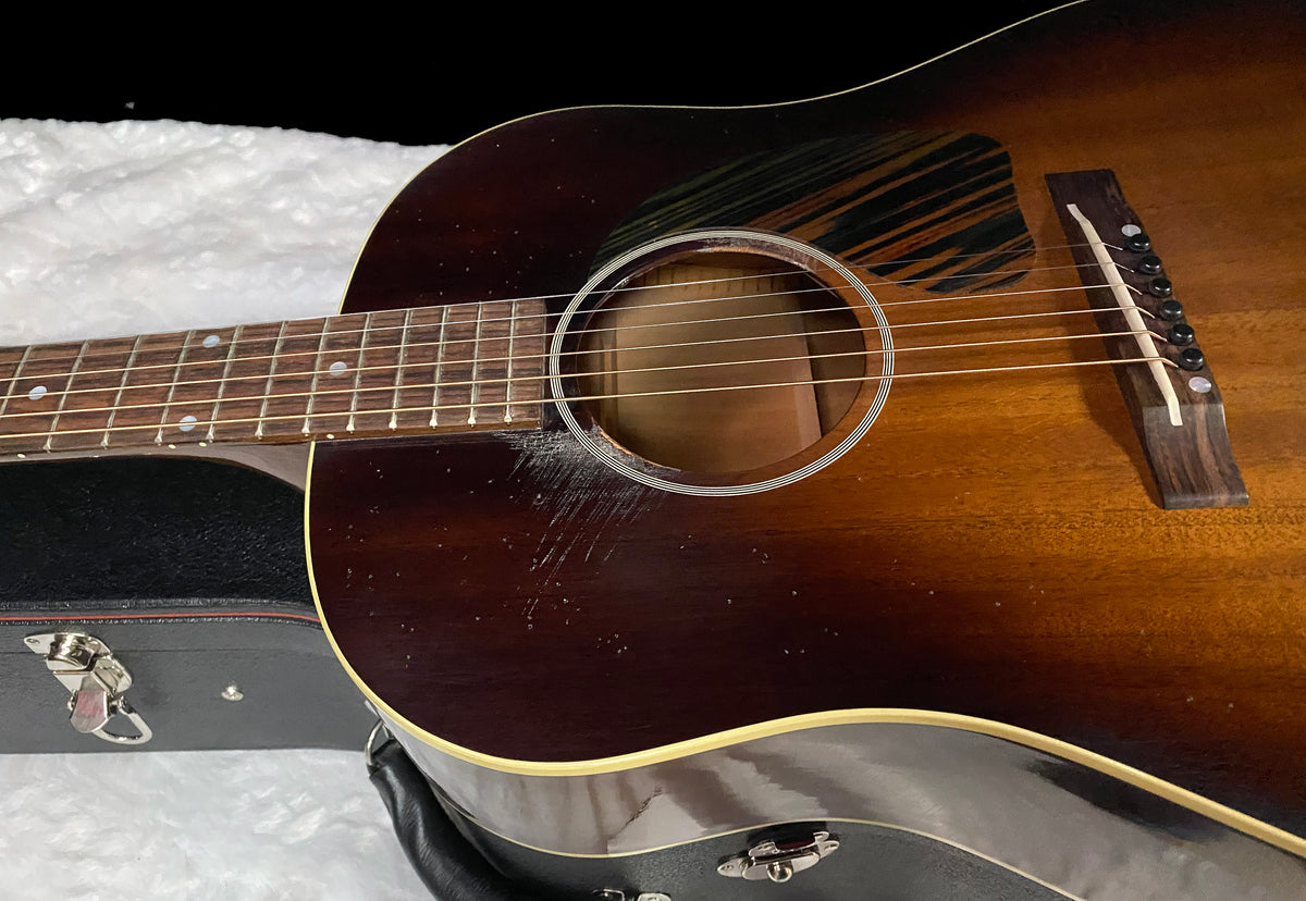 NEW ! Gibson Acoustic 1942 J-45 All Mahogany Acoustic Guitar - Natural Mahogany, Light Aged - Vintage Sunburst - Authorized Dealer - Only 4lbs - G07808