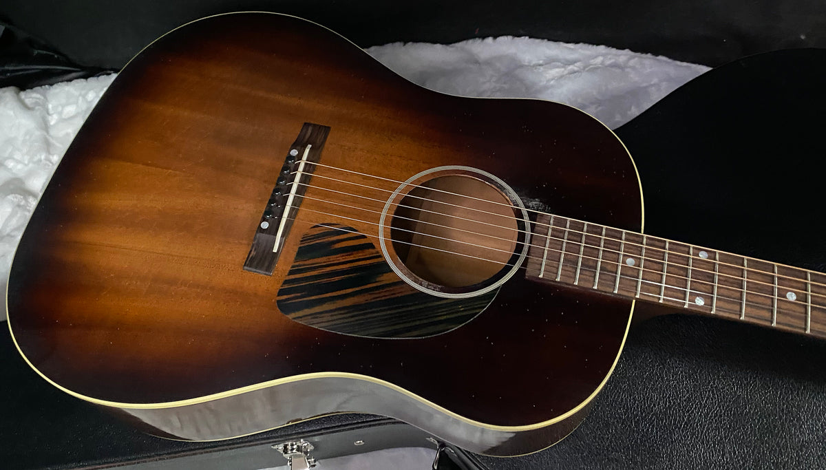 NEW ! Gibson Acoustic 1942 J-45 All Mahogany Acoustic Guitar - Natural Mahogany, Light Aged - Vintage Sunburst - Authorized Dealer - Only 4lbs - G07808