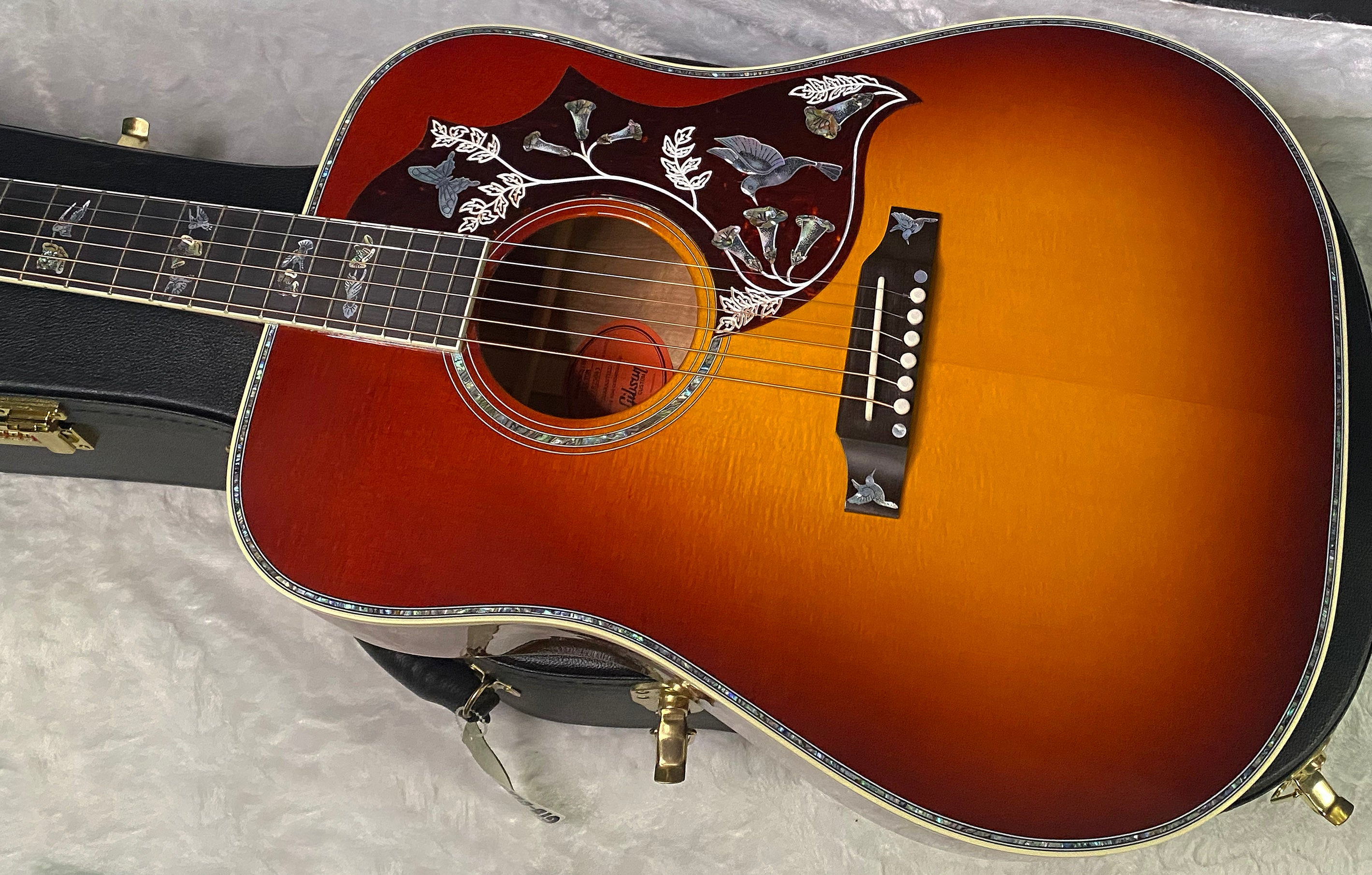 NEW! Gibson Hummingbird Custom Koa - Dealer Select - Autumnburst - Authorized Dealer - Custom Shop - 4.75 lbs - G07088