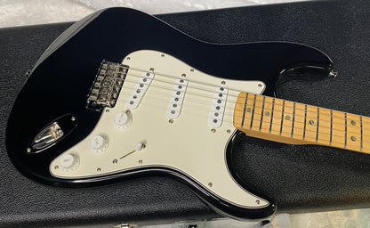 NEW! Fender Robin Trower Signature Stratocaster - Black Finish - Authorized Dealer - 7.9 lbs - G06388