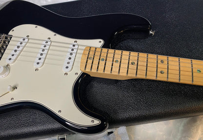 NEW! Fender Robin Trower Signature Stratocaster - Black Finish - Authorized Dealer - 7.9 lbs - G06388