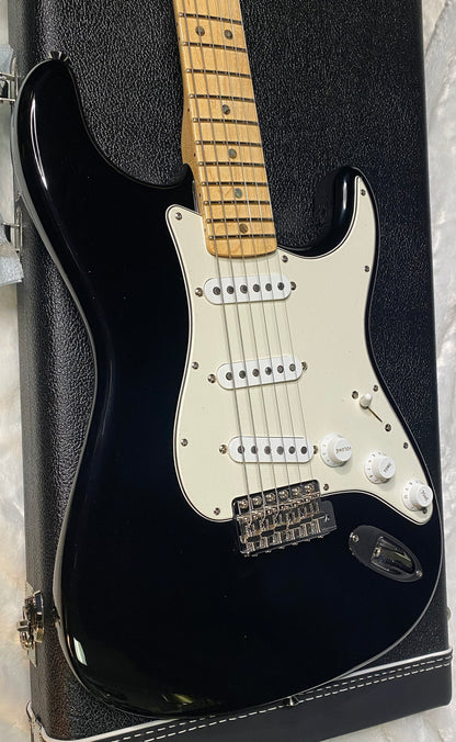 NEW! Fender Robin Trower Signature Stratocaster - Black Finish - Authorized Dealer - 7.9 lbs - G06388