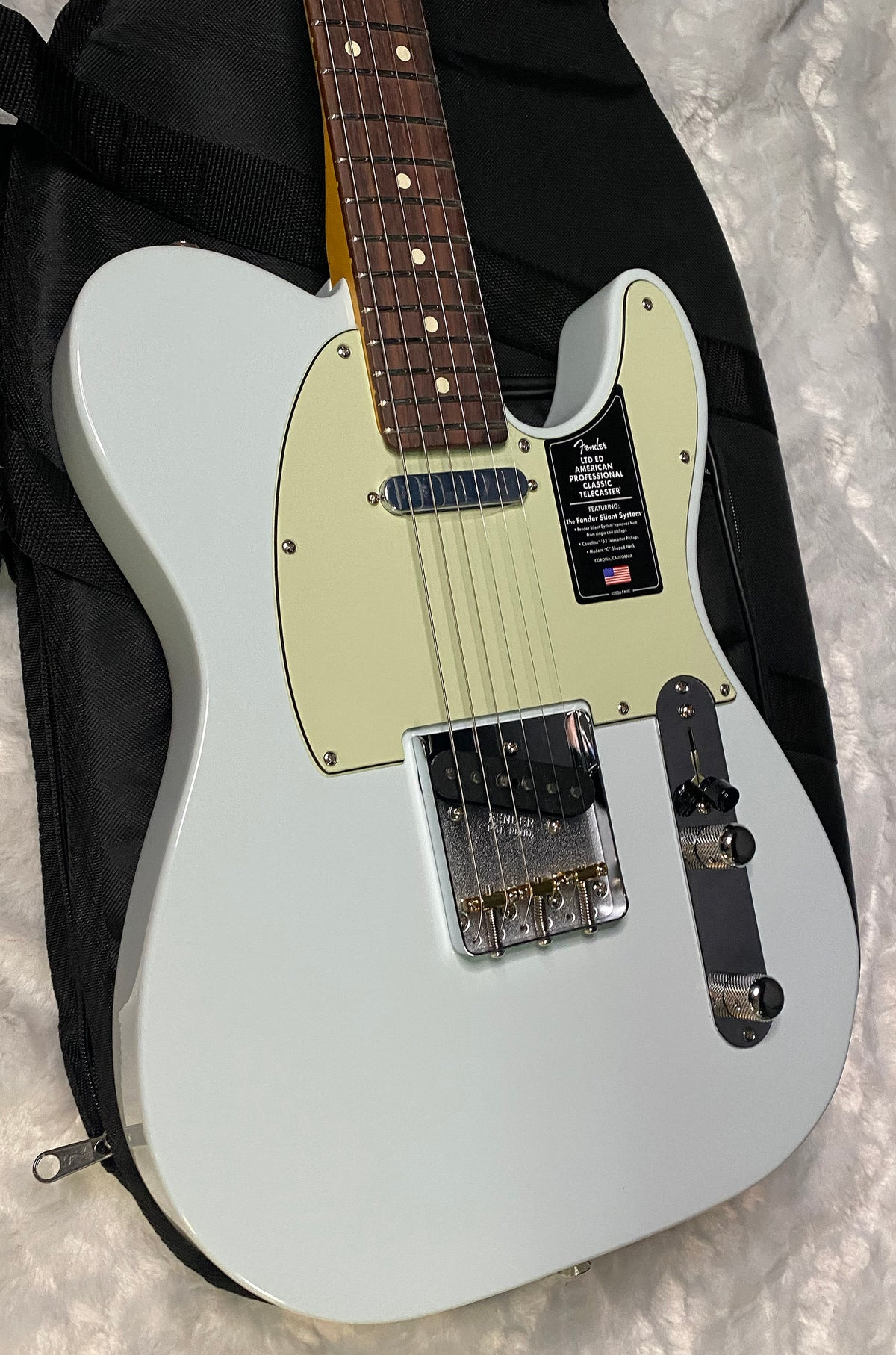NEW! Fender Limited Edition American Professional Classic Telecaster - ONLY 7.3lbs - Silent System - Sonic Blue - Authorized Dealer - G07799