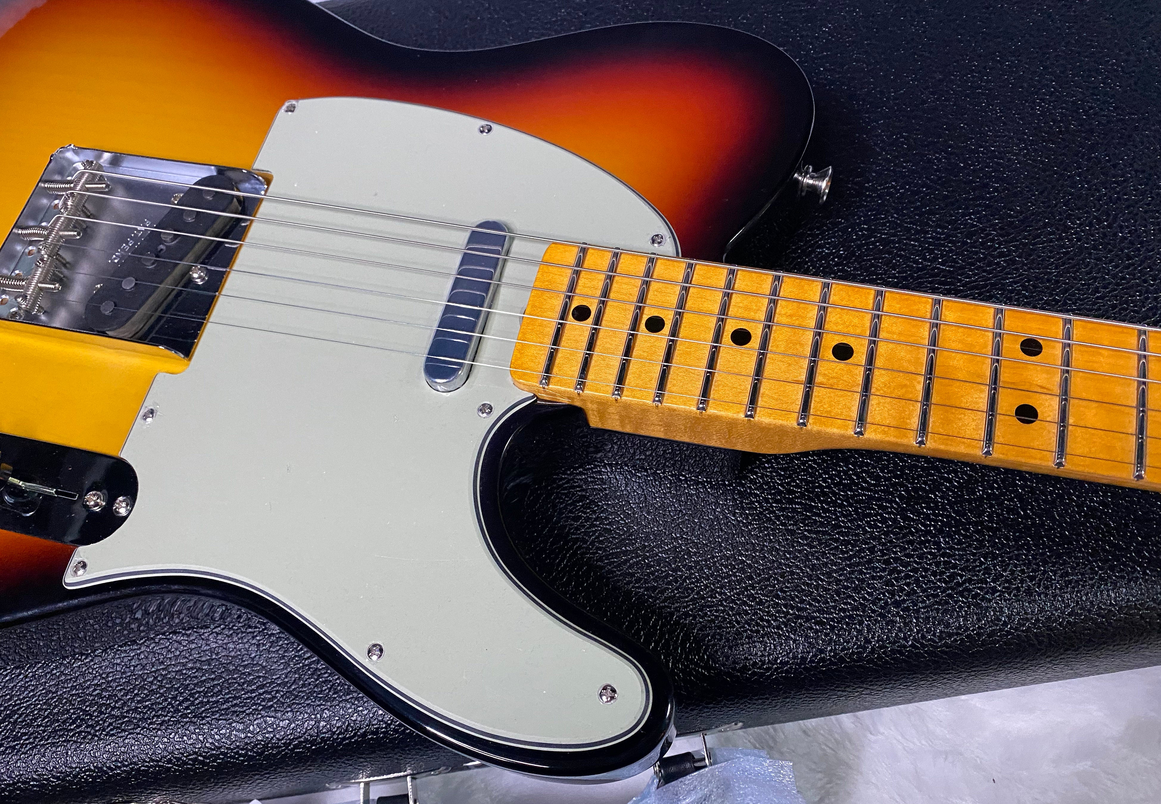 NEW! Fender Custom Shop Flamethrower Telecaster Custom - NOS - Modern Specs - Texas Special Pick-Ups - AAAA Flamed Neck - 3-Tone Sunburst - Authorized Dealer - 7.55lbs - G07106