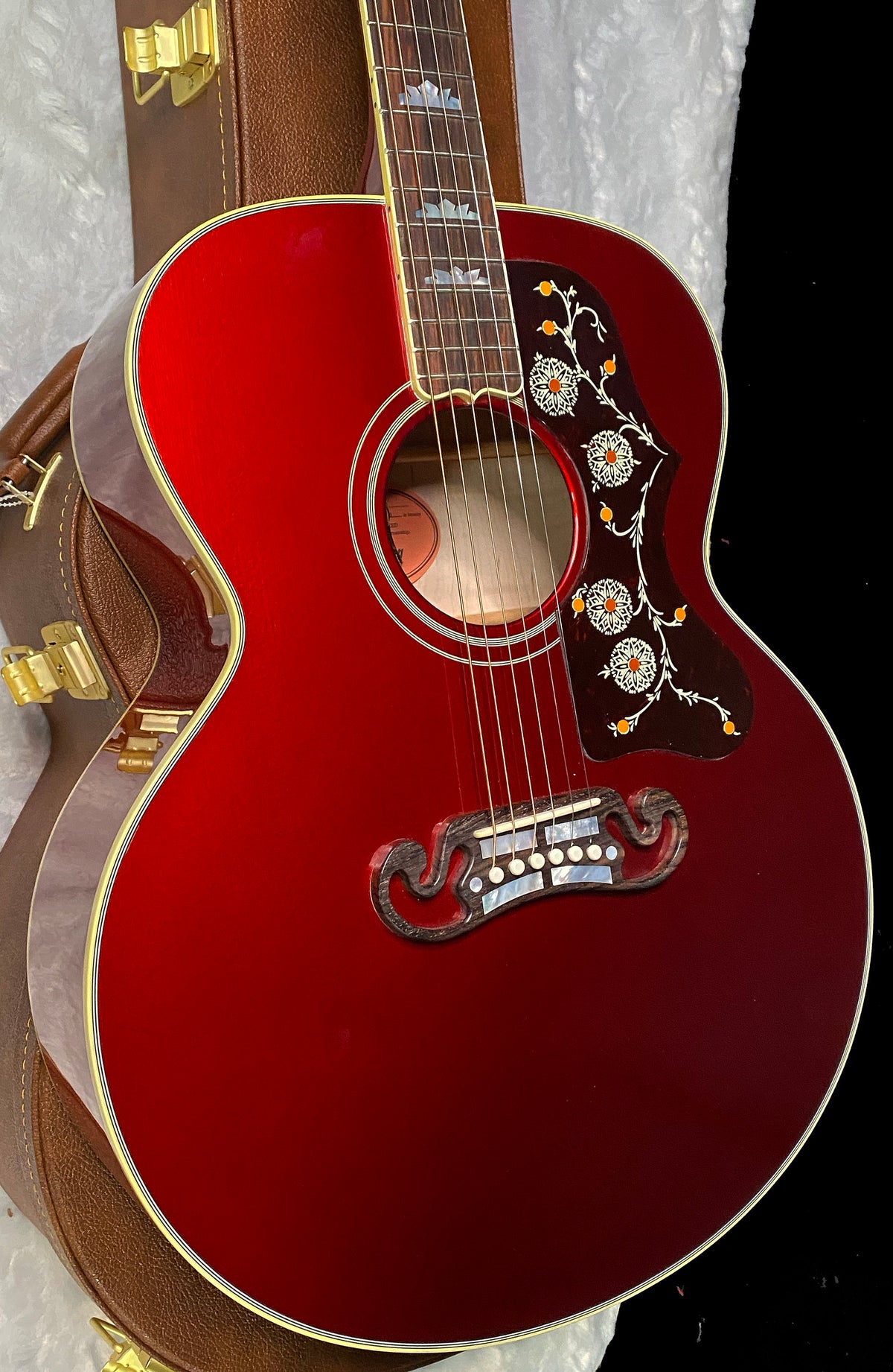 NEW! ! Gibson Custom Acoustic SJ-200 Custom Shop Acoustic-Electric Guitar - Burgundy Mist - Authorized Dealer - 5 lbs - G07806