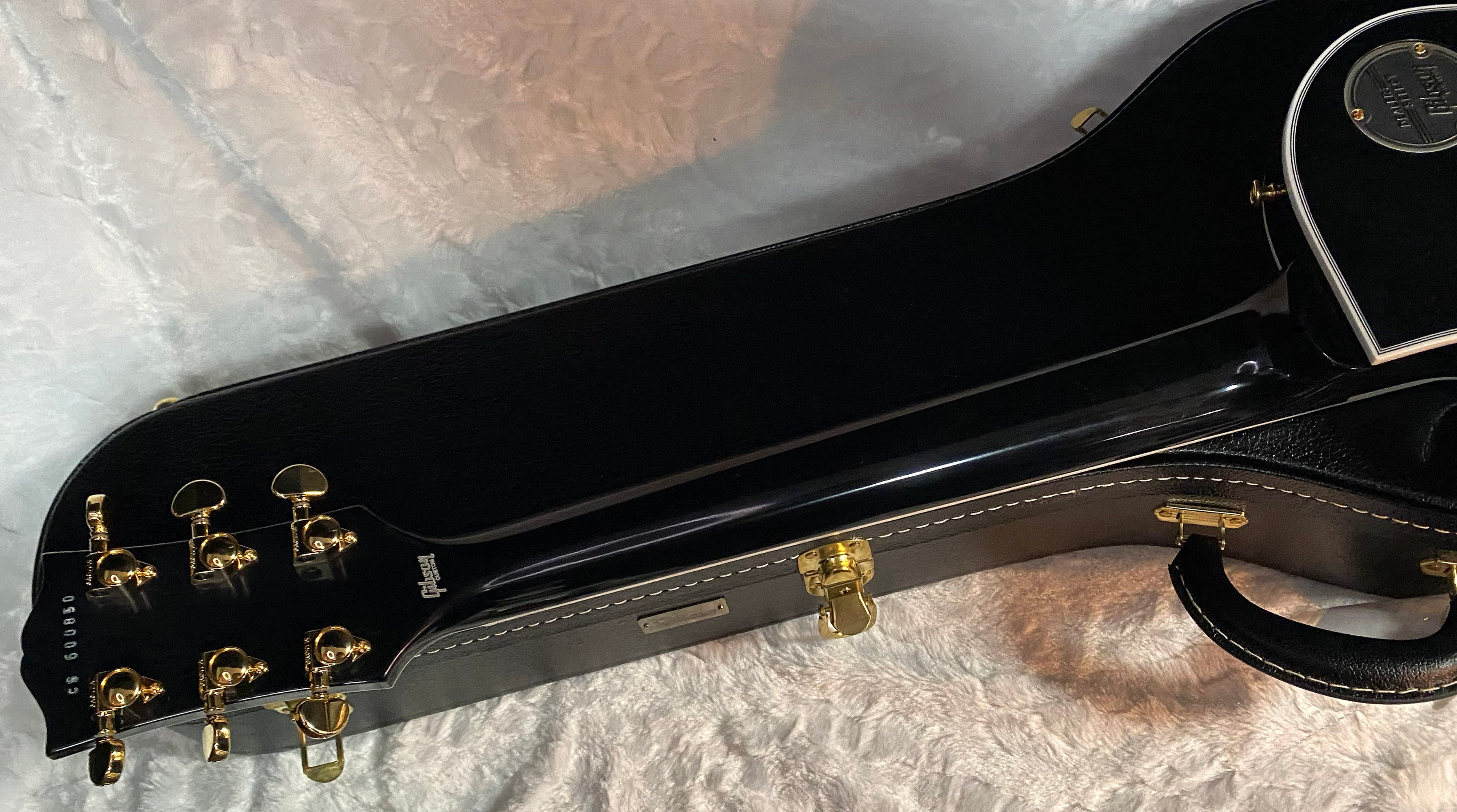 NEW! Gibson Les Paul Custom - Dealer Select - P90 Pick-Ups - VOS Ebony Finish - Custom Shop M2M - Authorized Dealer - 10.3 lbs - G07097
