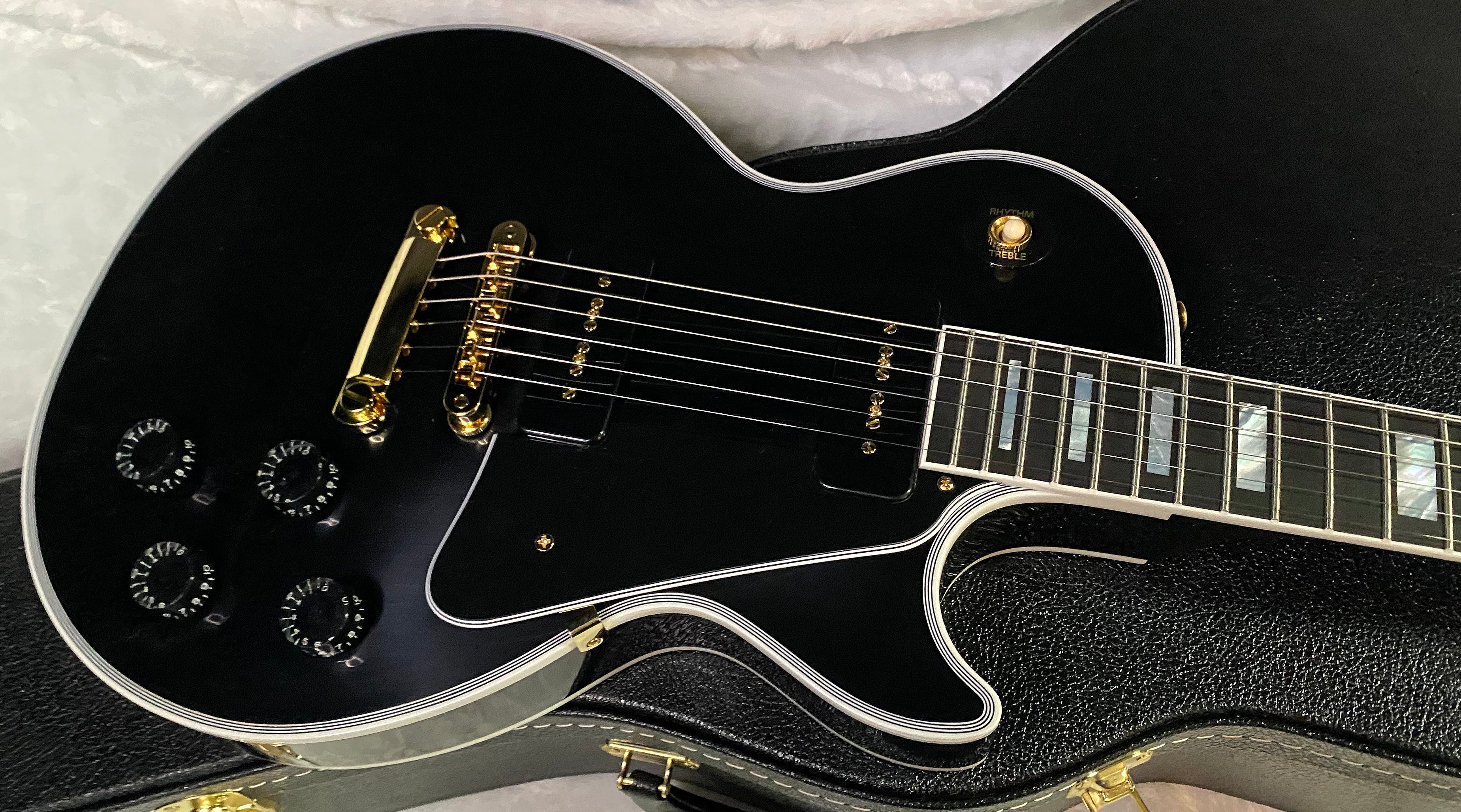 NEW! Gibson Les Paul Custom - Dealer Select - P90 Pick-Ups - VOS Ebony Finish - Custom Shop M2M - Authorized Dealer - Only 9.1 lbs - G07099