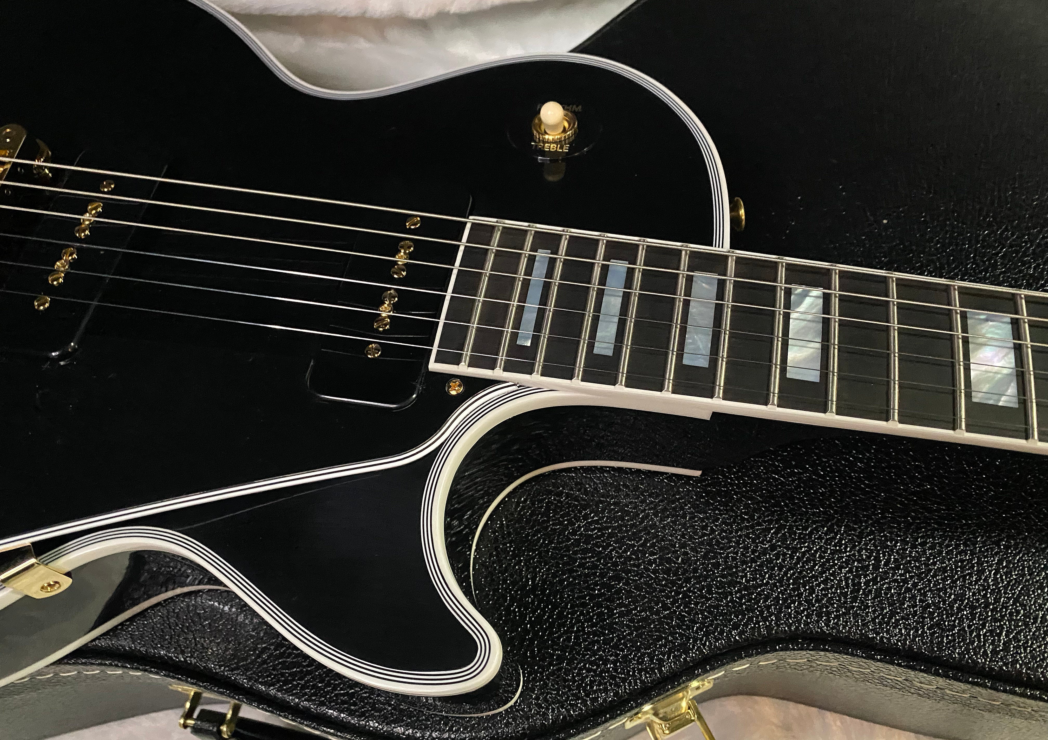 NEW! Gibson Les Paul Custom - Dealer Select - P90 Pick-Ups - VOS Ebony Finish - Custom Shop M2M - Authorized Dealer - Only 9.1 lbs - G07099