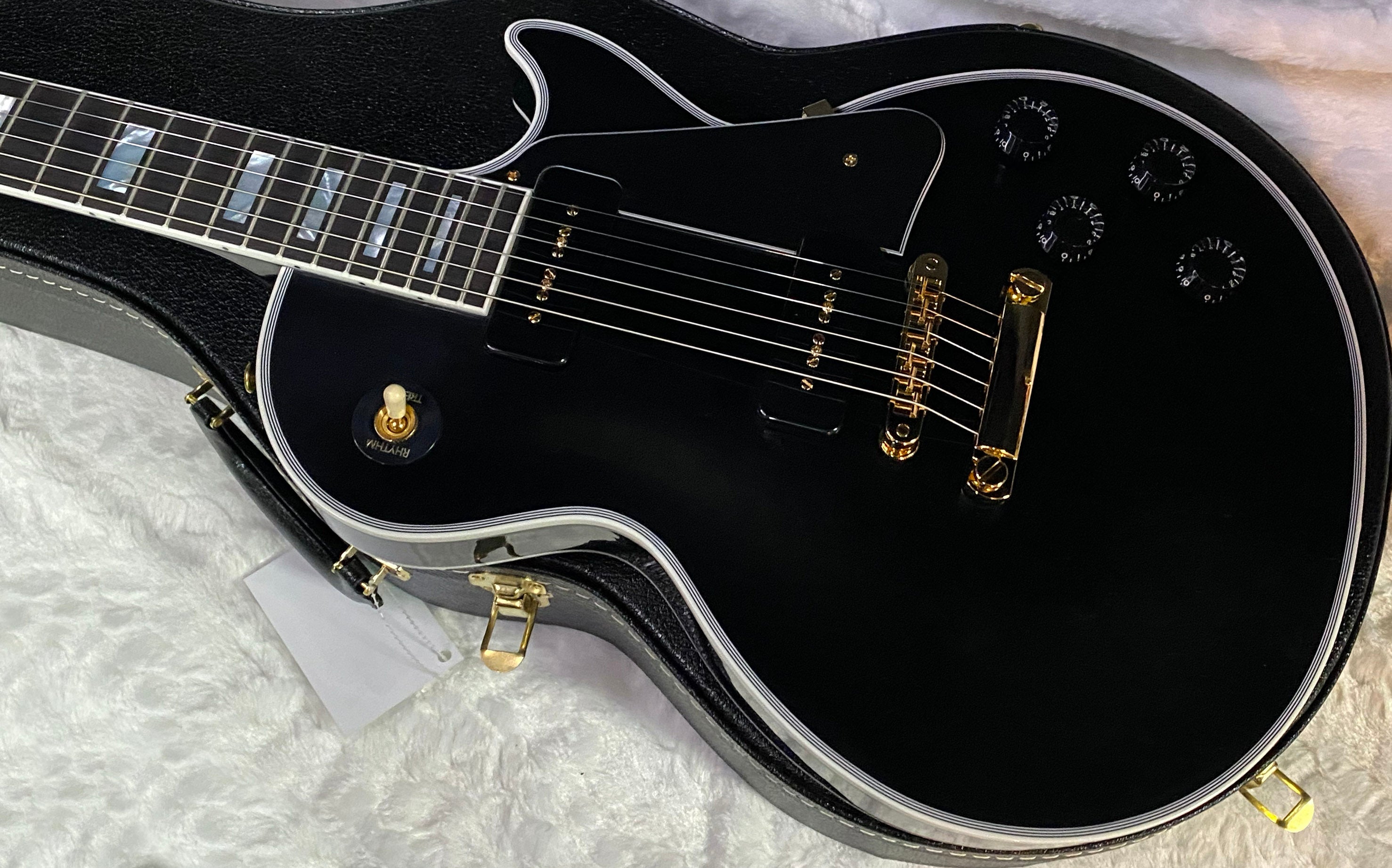 NEW! Gibson Les Paul Custom - Dealer Select - P90 Pick-Ups - VOS Ebony Finish - Custom Shop M2M - Authorized Dealer - Only 9.1 lbs - G07099