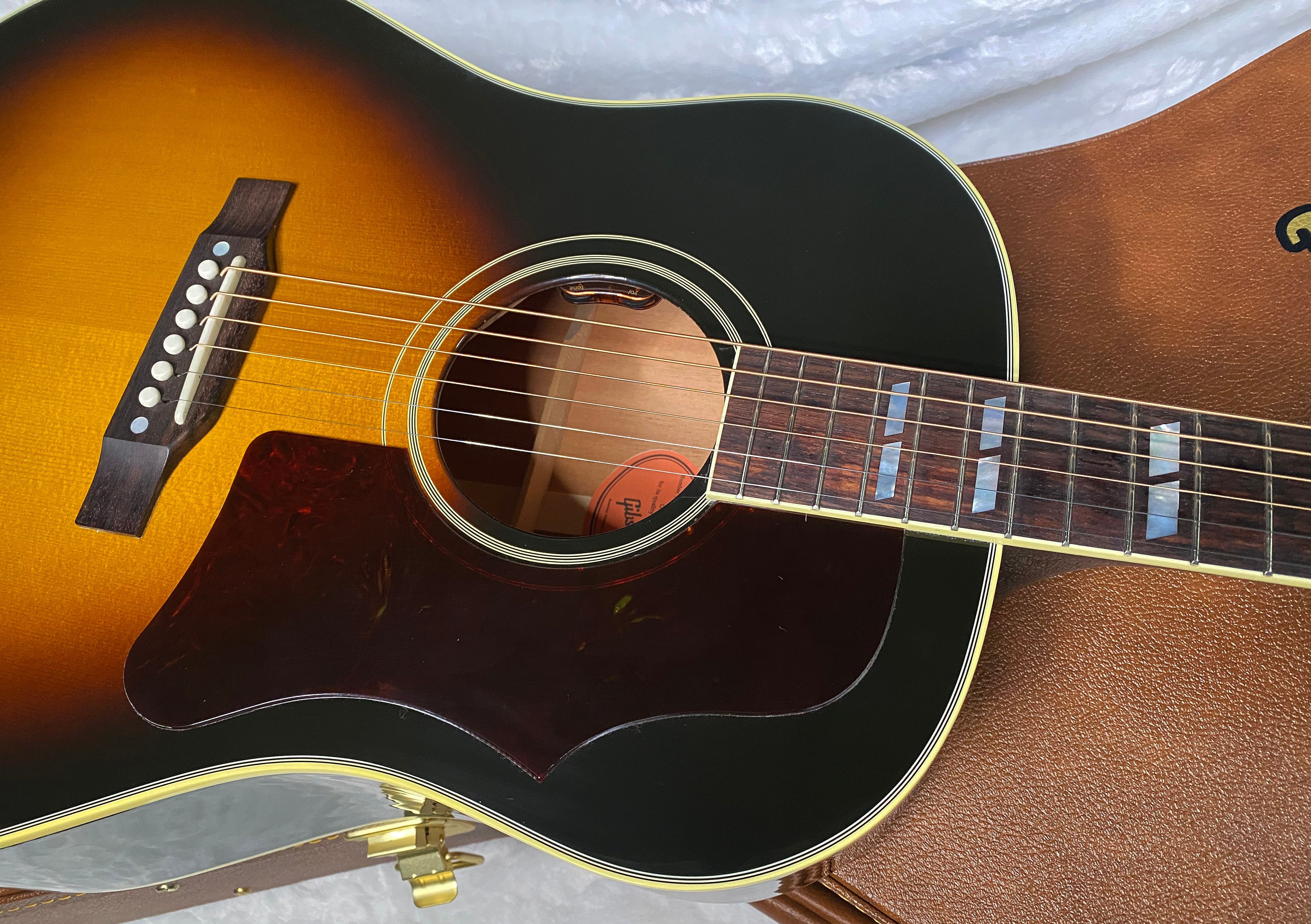 NEW ! Gibson Southern Jumbo Original Vintage Sunburst - 4.2 lbs - Authorized Dealer - In Stock - Warranty- G06408