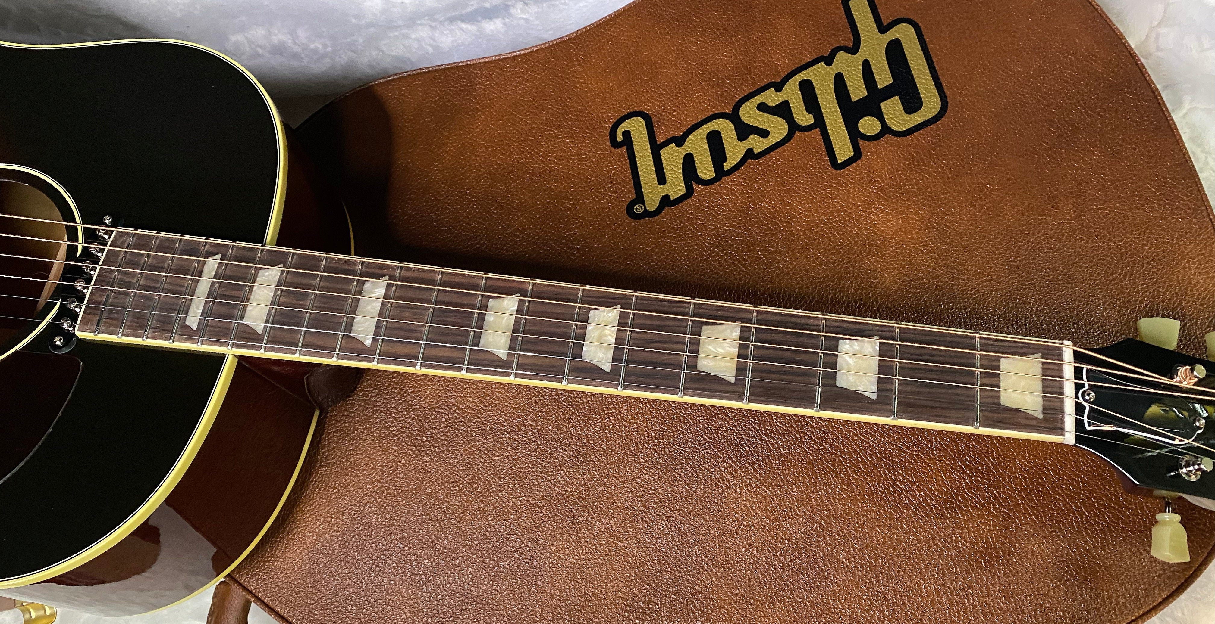 NEW ! Gibson J-160E Original - Vintage Sunburst - 4.4 lbs - Authorized Dealer - In Stock - G06407