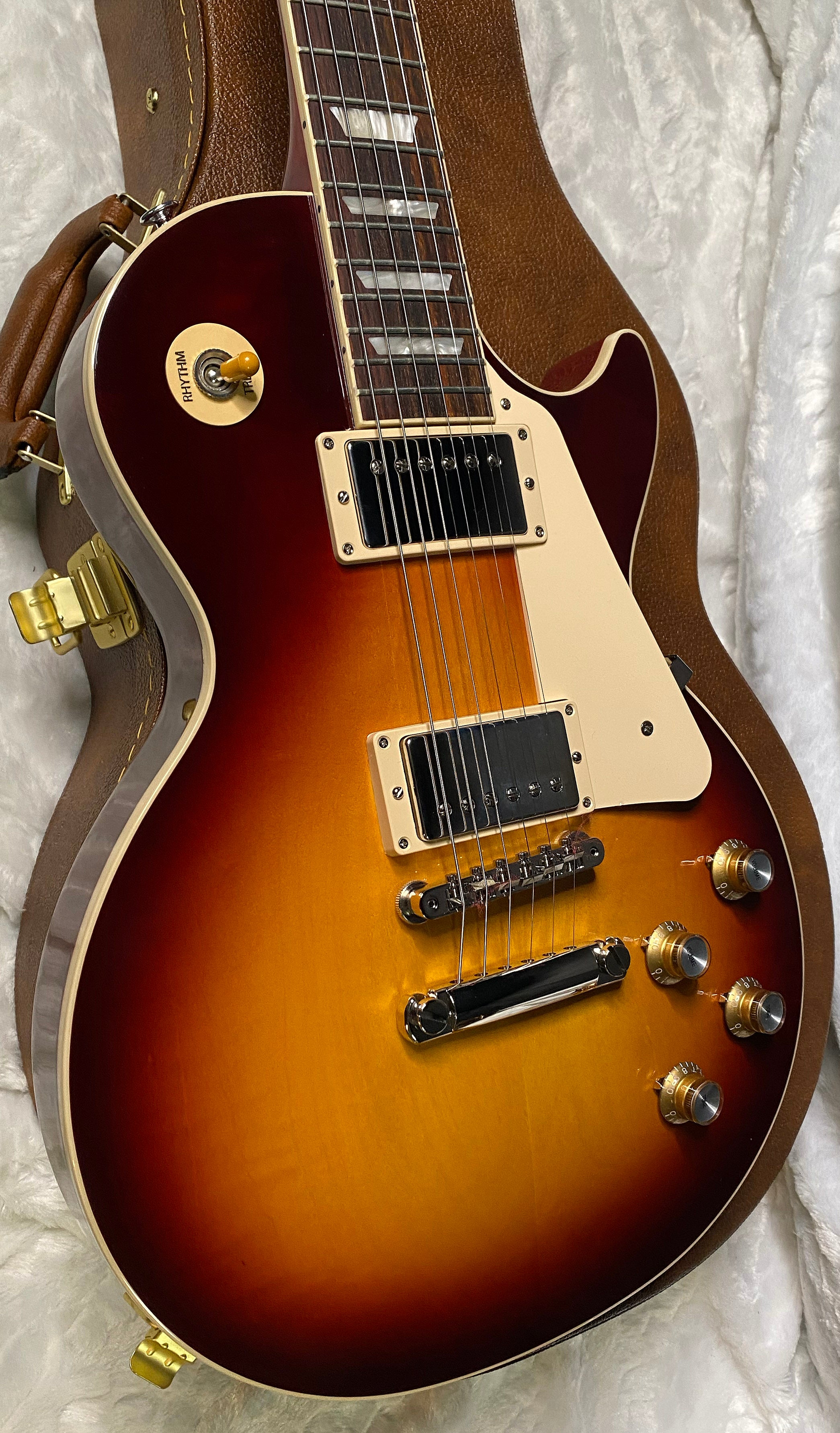 NEW! Gibson Les Paul Standard '60s Bourbon Burst - Authorized Dealer - Only 8.65 lbs - G07092