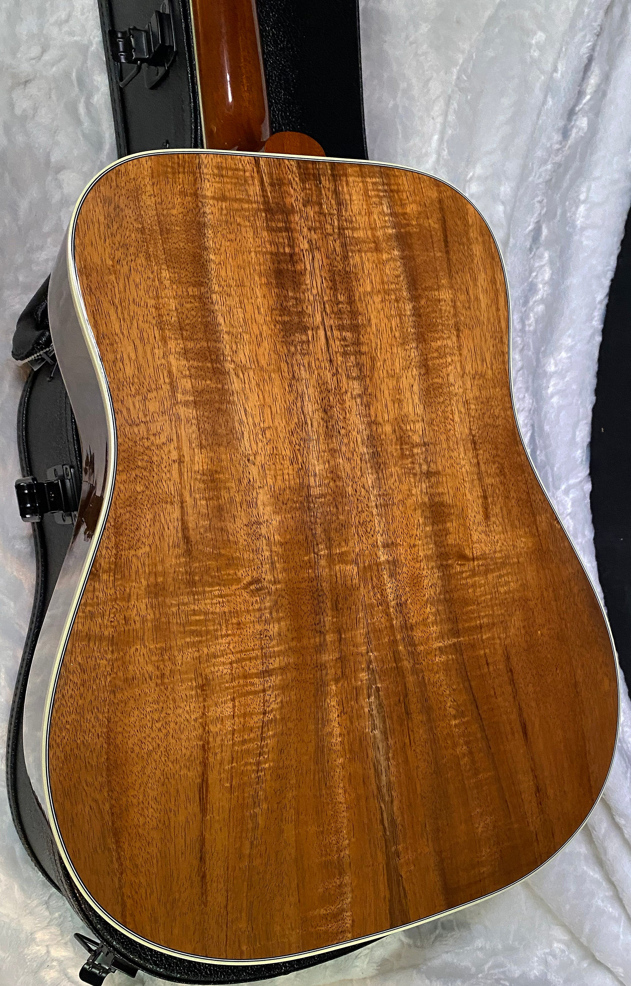 NEW! Gibson Custom Shop Hummingbird Koa/Carpathian Spruce Acoustic-Electric Guitar - Honeyburst - 4.6 lbs - Authorized Dealer! G06395