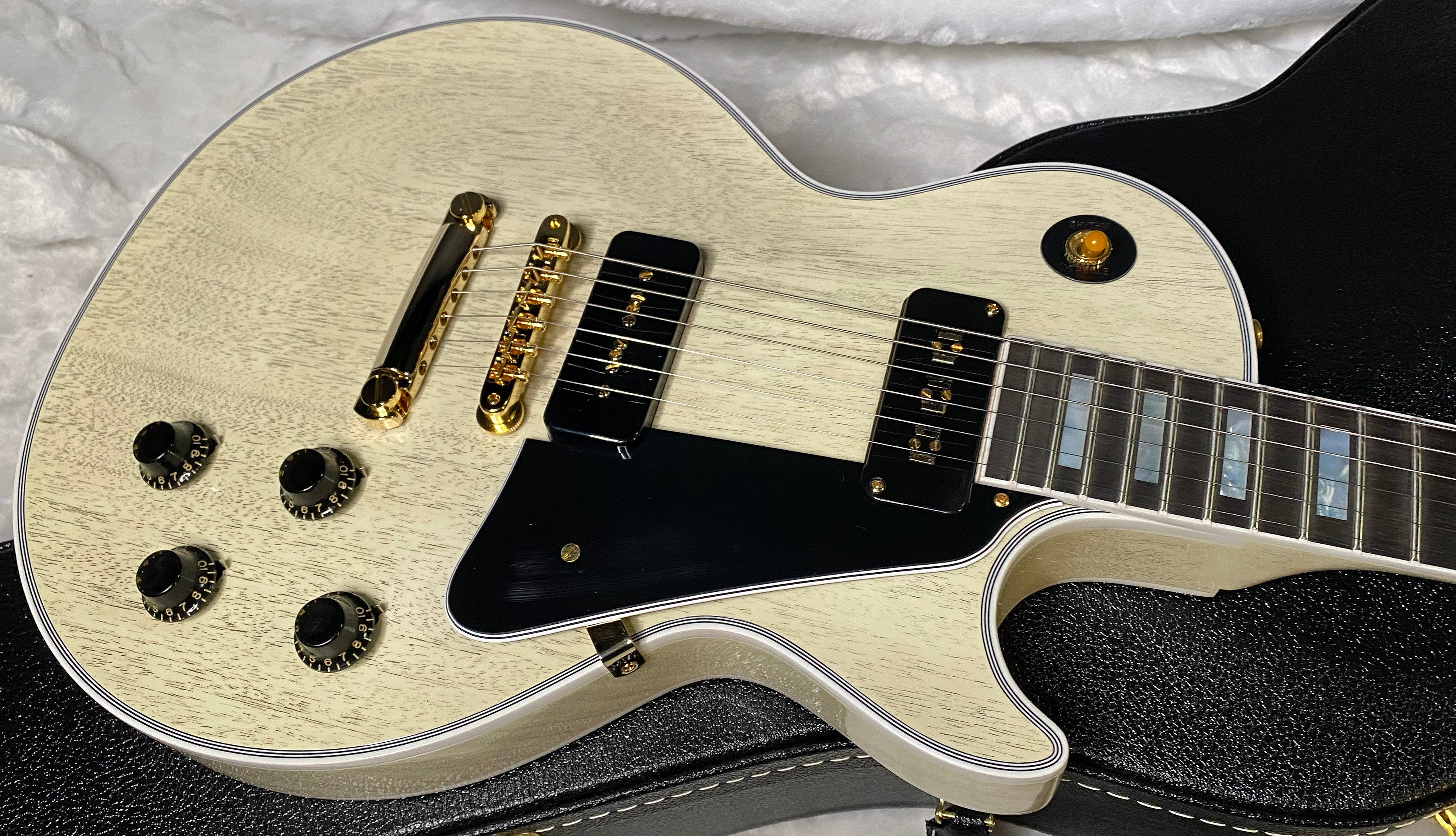 NEW ! Gibson Custom Shop Historic '54 Les Paul Custom Reissue Dealer Select - P-90's Staple Pick-Up - TV White - VOS - Authorized Dealer - Only 8.8 lbs - G07101
