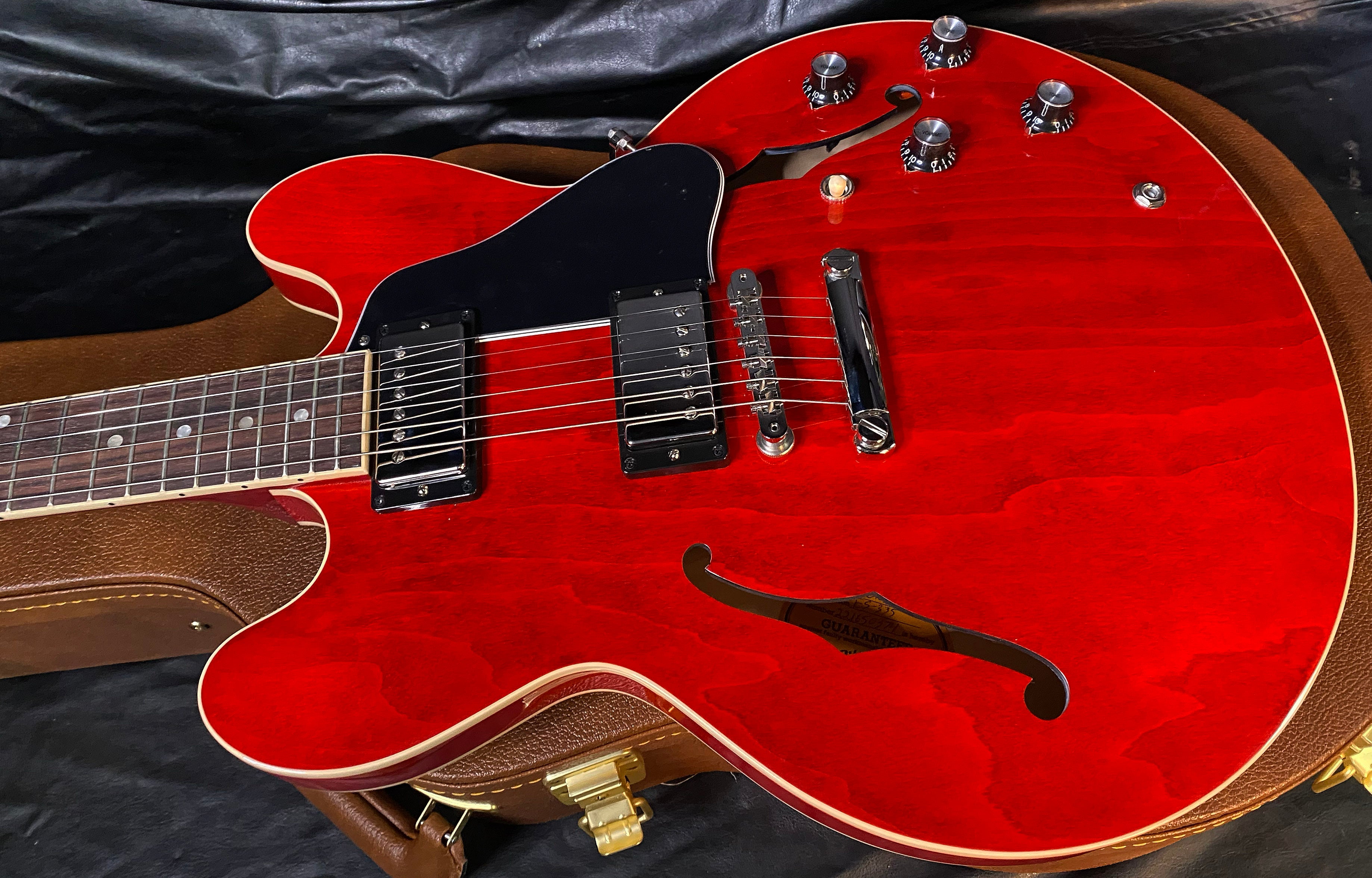 Gibson LPJ Satin Cherry ☆新品未使用☆週末お値下げ Gibson Les Paul LPJ in Satin Cherry Red - The Guitar Marketplace
