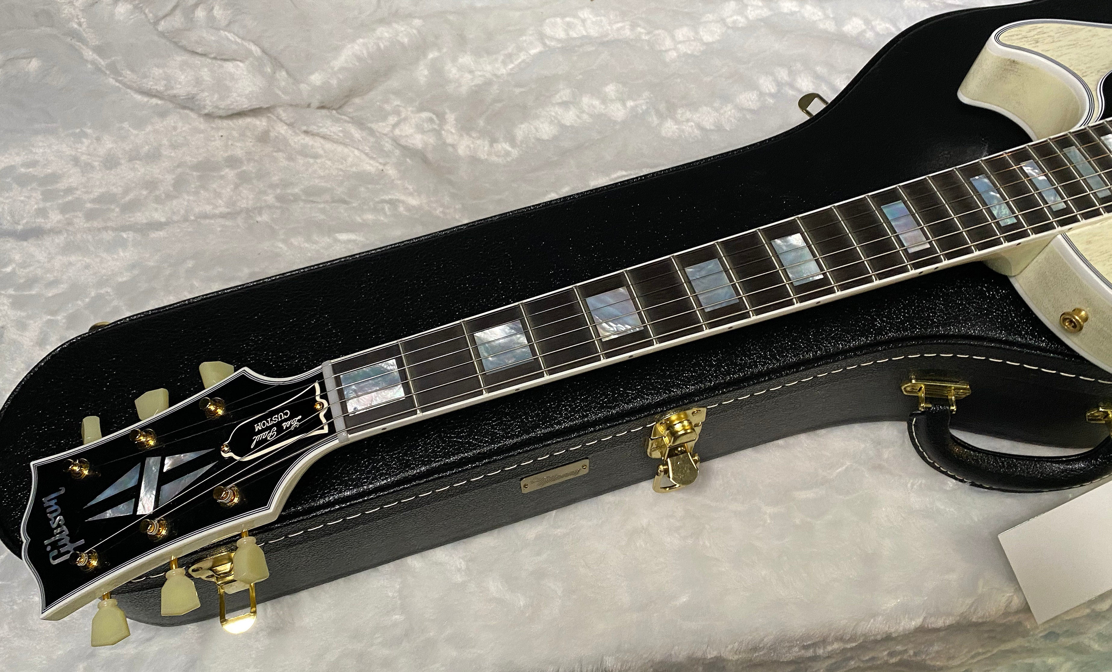 NEW ! Gibson Custom Shop Historic '54 Les Paul Custom Reissue Dealer Select - P-90's Staple Pick-Up - TV White - VOS - Authorized Dealer - Only 8.8 lbs - G07101