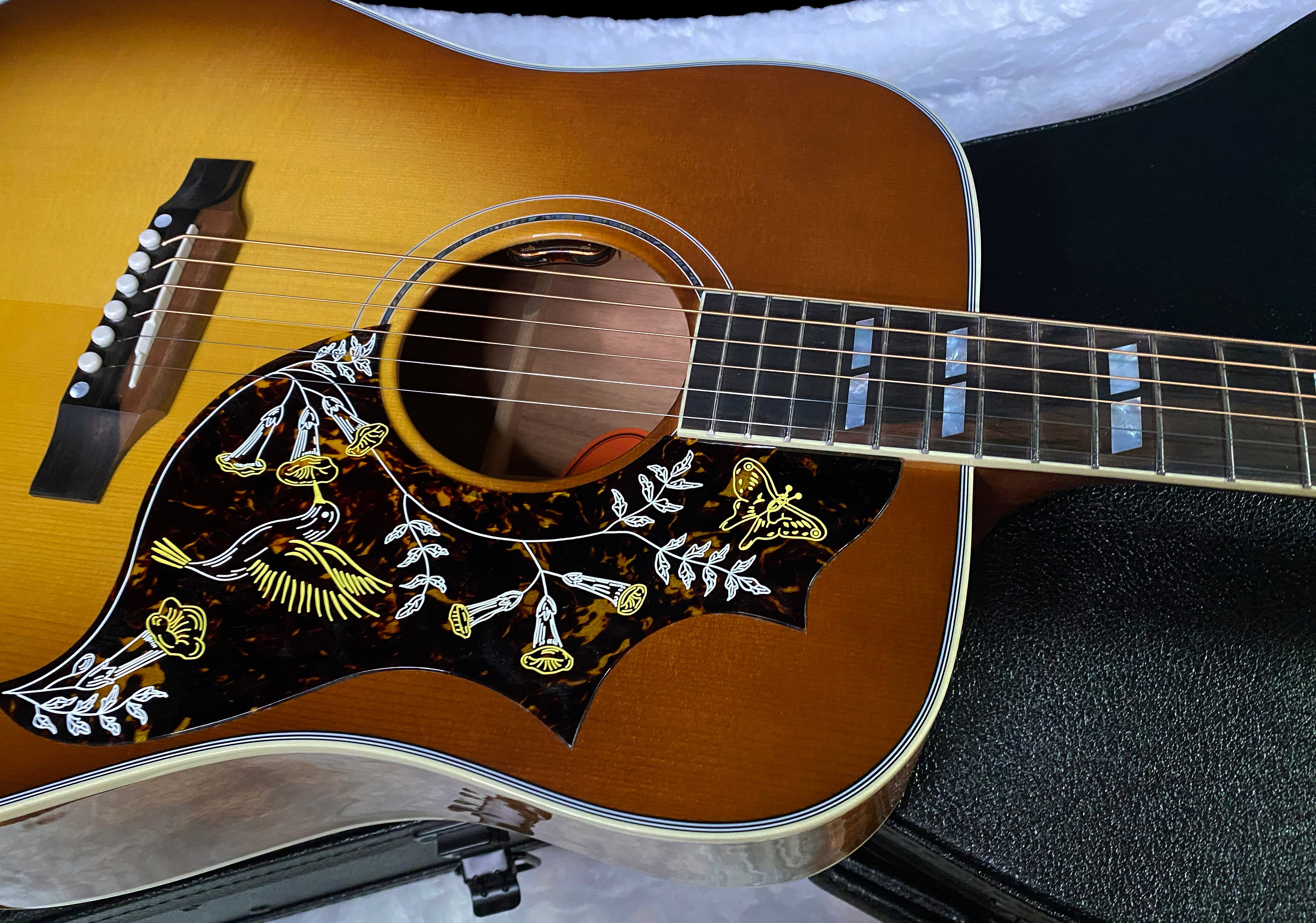 NEW! Gibson Custom Shop Hummingbird Koa/Carpathian Spruce Acoustic-Electric Guitar - Honeyburst - 4.55lbs - Authorized Dealer! G06406