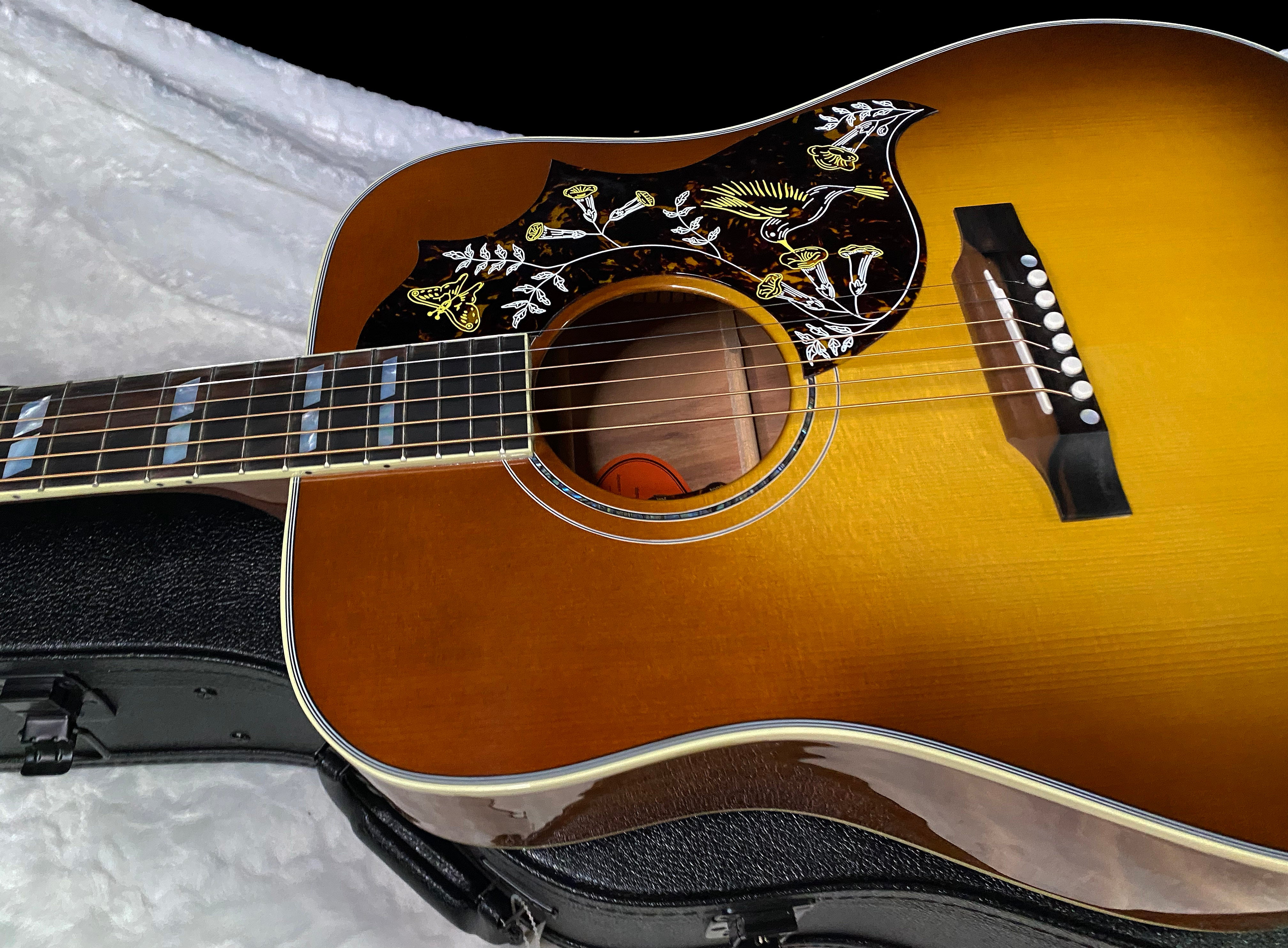 NEW! Gibson Custom Shop Hummingbird Koa/Carpathian Spruce Acoustic-Electric Guitar - Honeyburst - 4.55lbs - Authorized Dealer! G06406