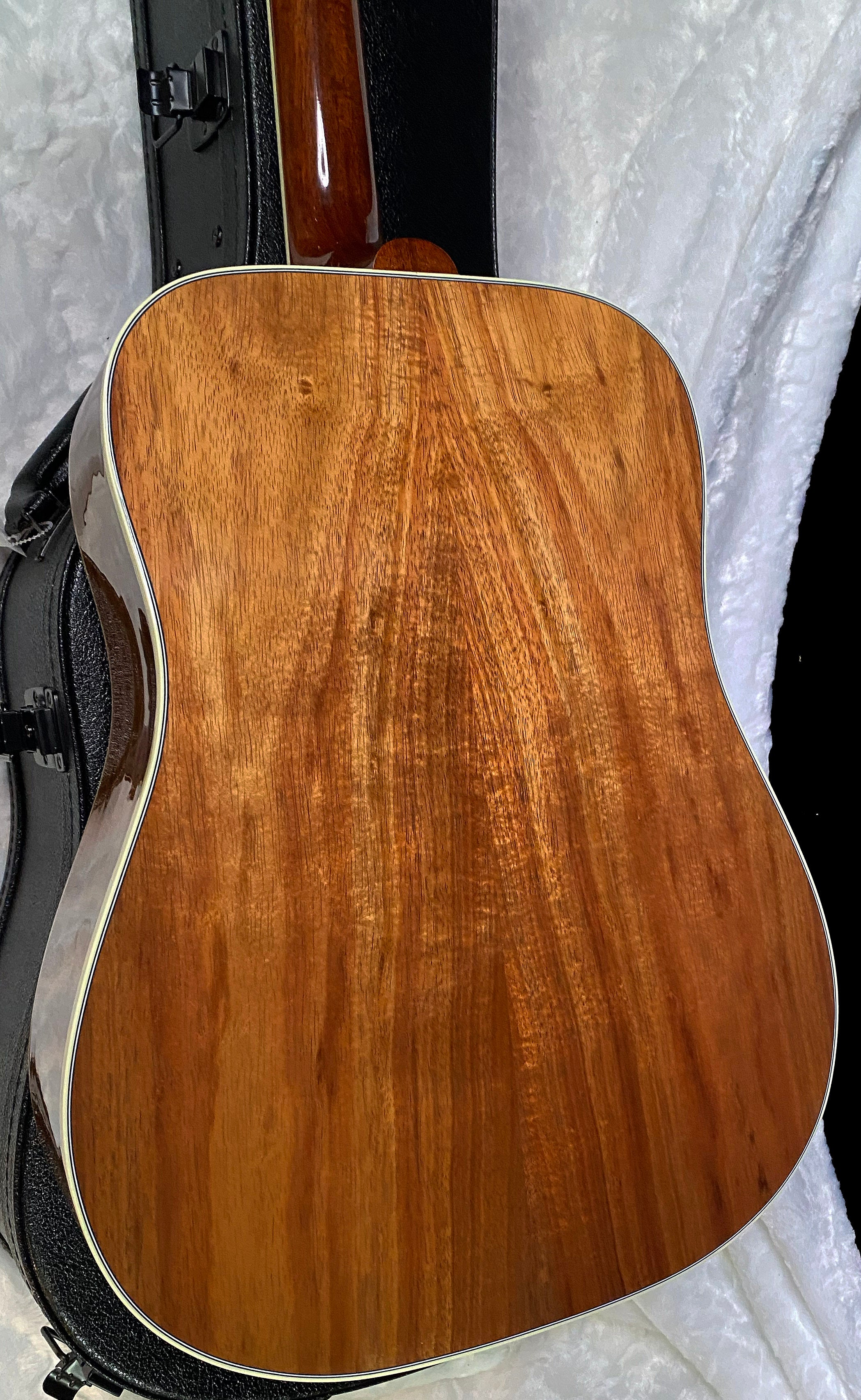 NEW! Gibson Custom Shop Hummingbird Koa/Carpathian Spruce Acoustic-Electric Guitar - Honeyburst - 4.55lbs - Authorized Dealer! G06406