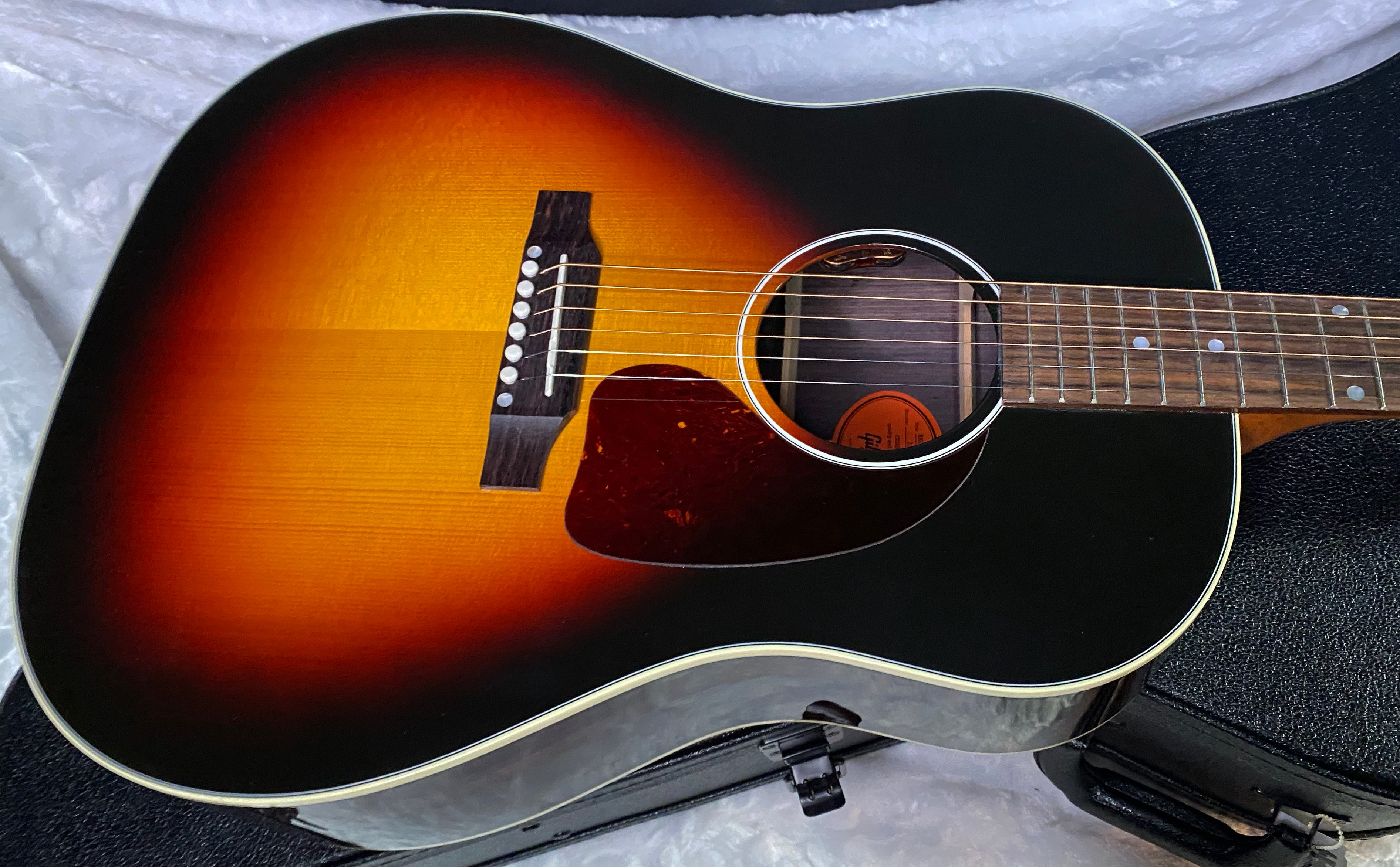 NEW! Gibson Acoustic J-45 Rosewood Red Spruce / Rosewood Acoustic-Electric Guitar - Tri-burst - Limited Edition - Custom Shop - 4.9lbs - Authorized Dealer - G06403