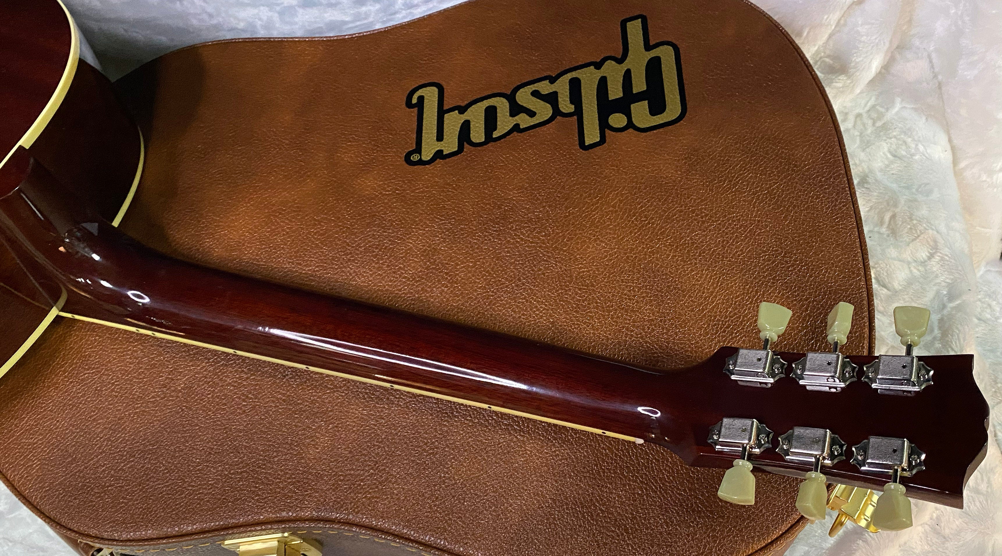 NEW ! Gibson J-160E Original - Vintage Sunburst - 4.3 lbs - Authorized Dealer - In Stock - G06409