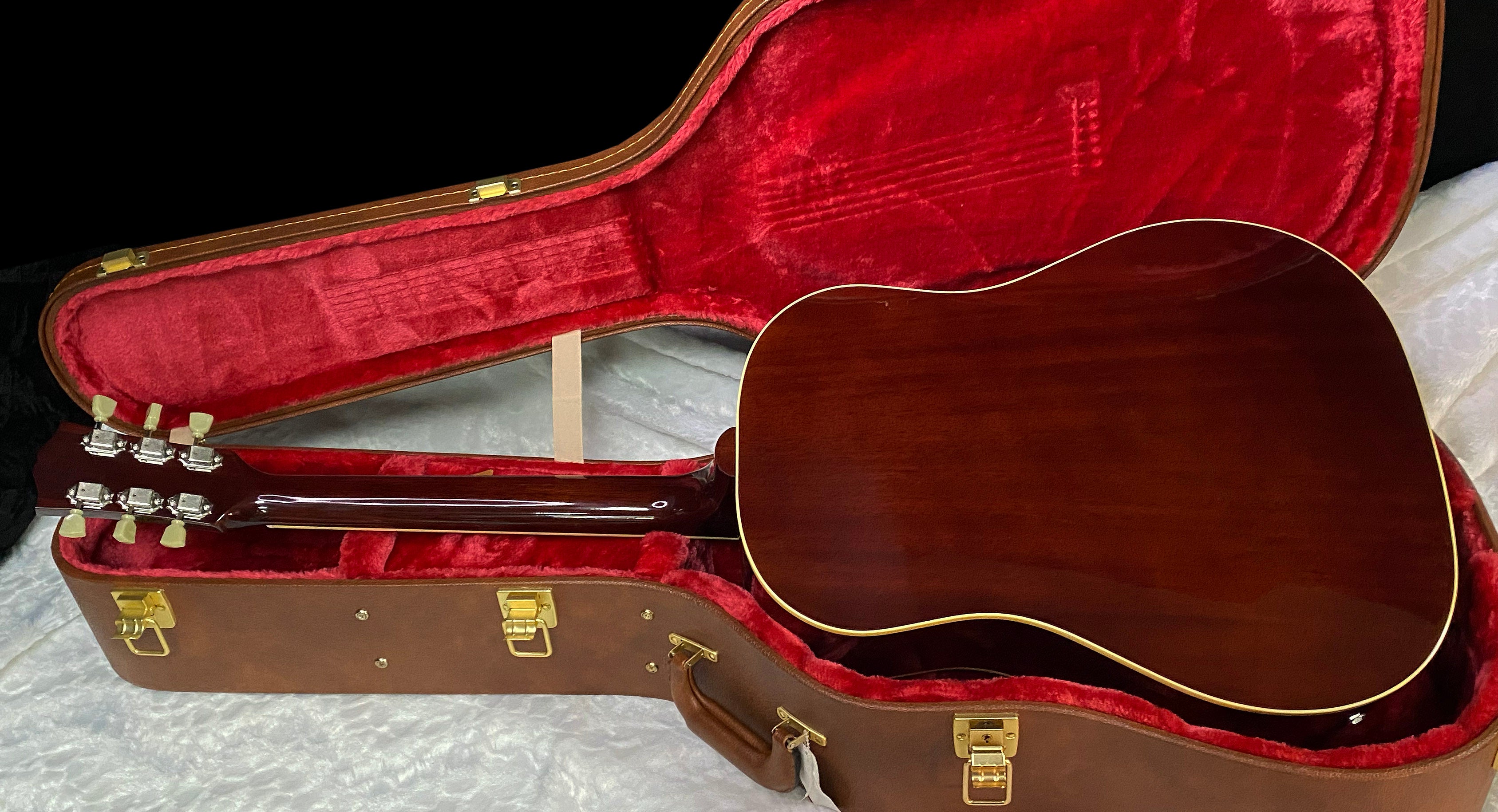 NEW ! Gibson J-160E Original - Vintage Sunburst - 4.3 lbs - Authorized Dealer - In Stock - G06409