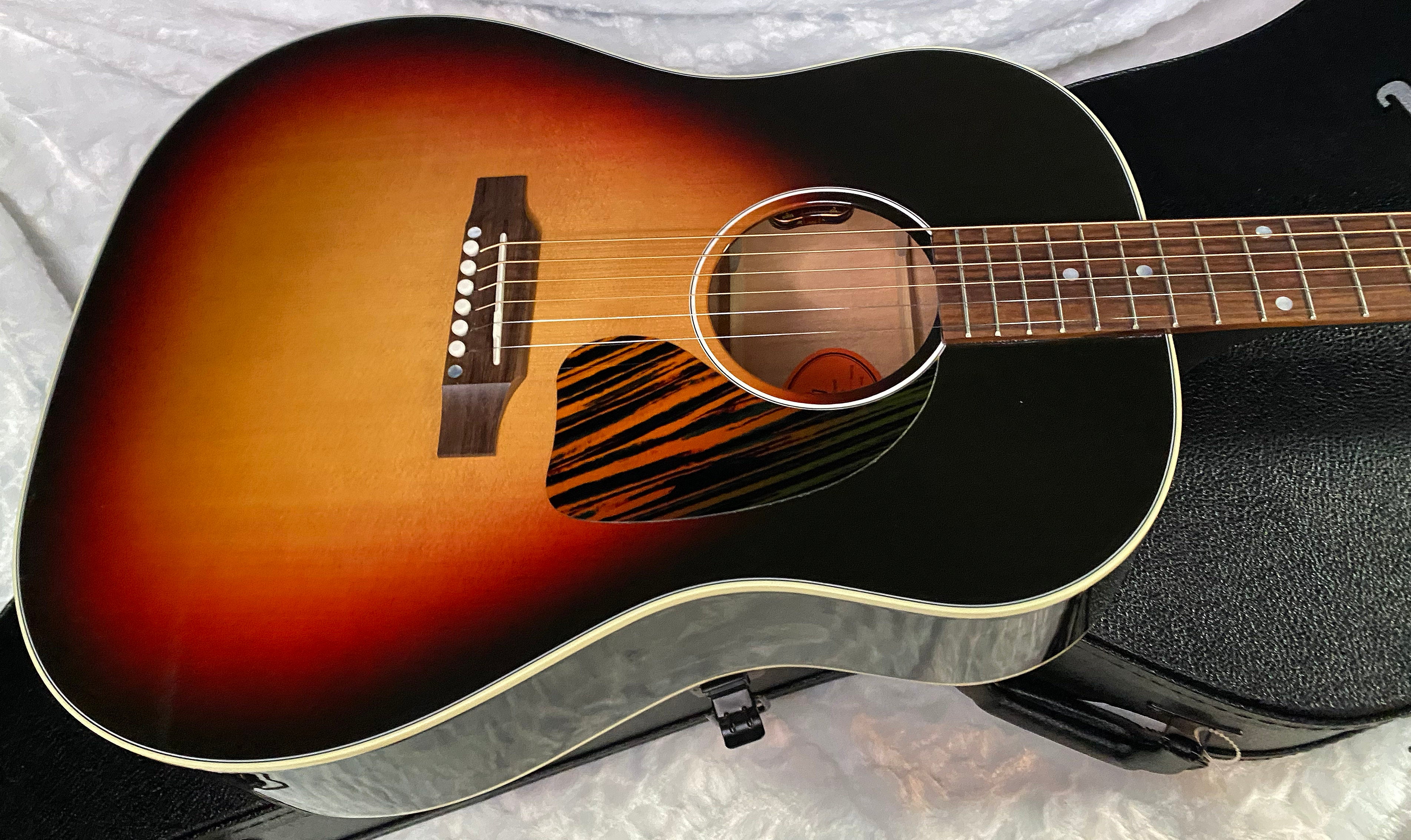 NEW! Gibson Custom Shop Limited Run J-45 Standard Long Scale Vintage Sunburst Gloss - Authorized Dealer - 4.7lbs - G06397