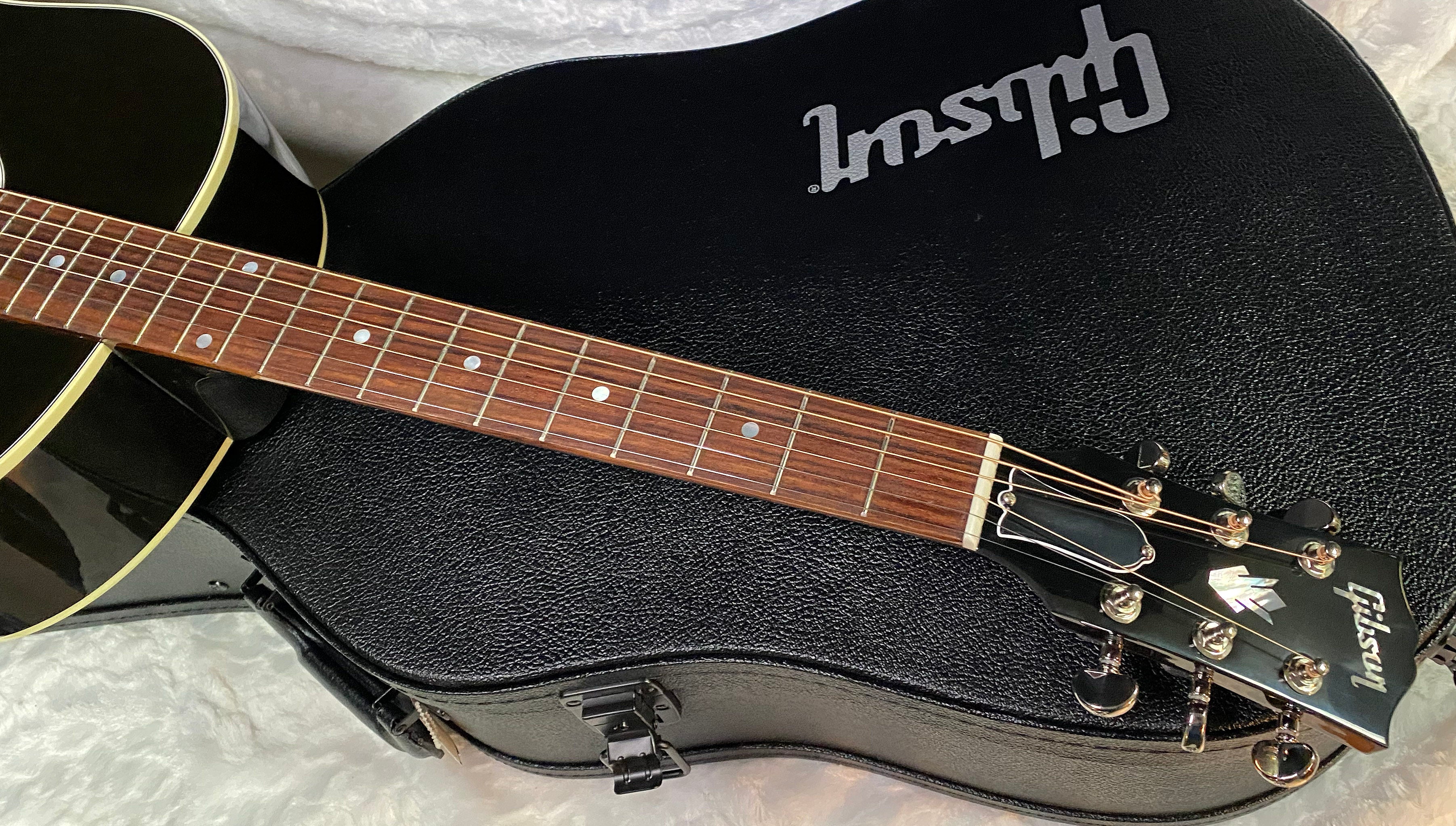 NEW! Gibson Custom Shop Limited Run J-45 Standard Long Scale Vintage Sunburst Gloss - Authorized Dealer - 4.7lbs - G06397