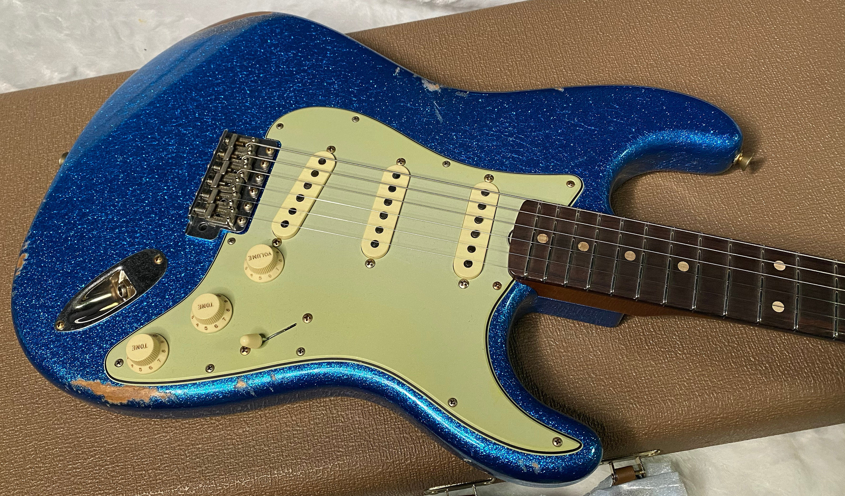 NEW ! Fender Custom Shop Limited Edition 1960's DUALMAG II Stratocaster - Journeyman Relic - Aged Blue Sparkle Finish - AAA Rosewood Board - Authorized Dealer - 7.9lbs - G07110