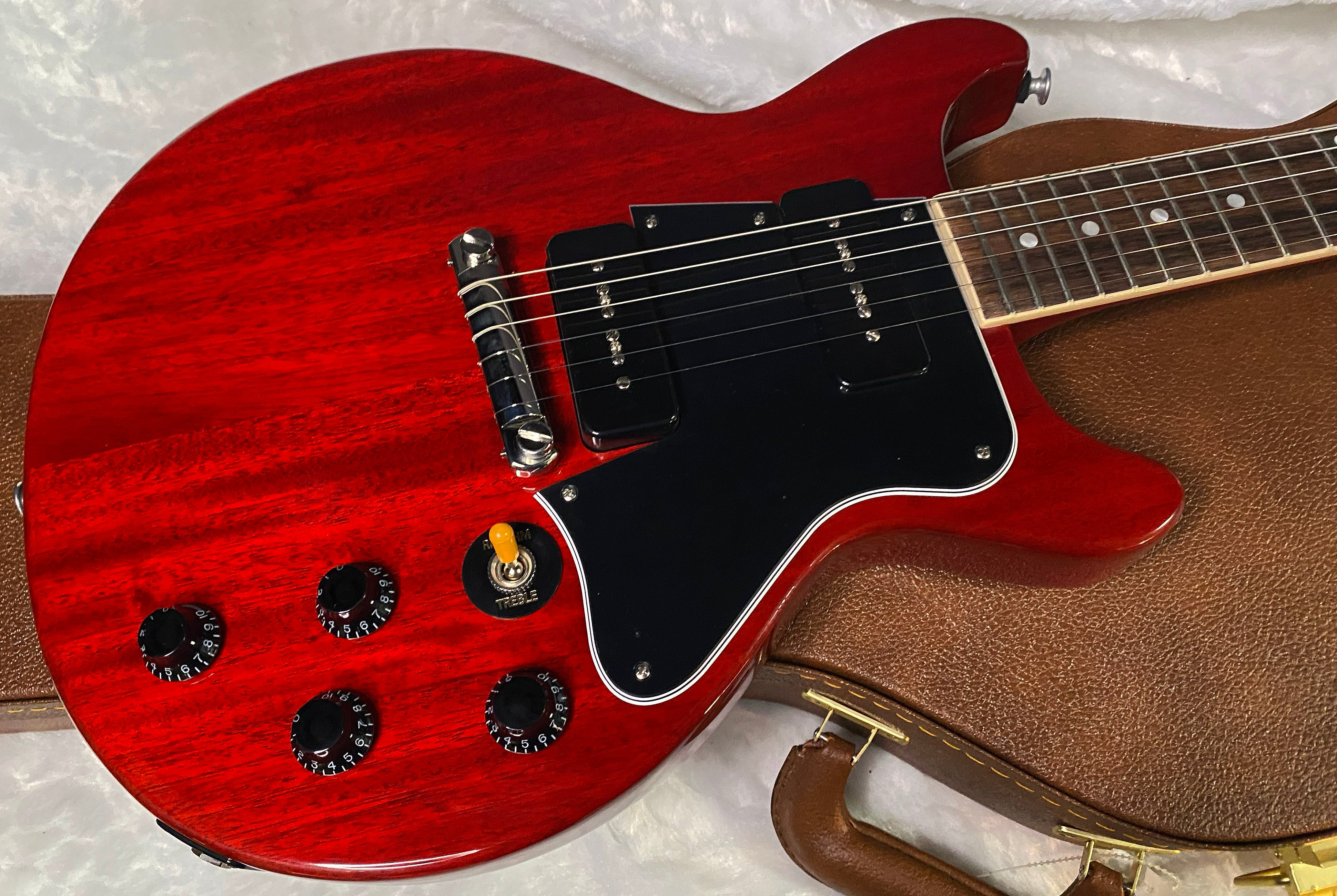NEW! Gibson Les Paul Special Double Cutaway - Vintage Cherry Finish - 6.85lbs - Authorized Dealer - G06394
