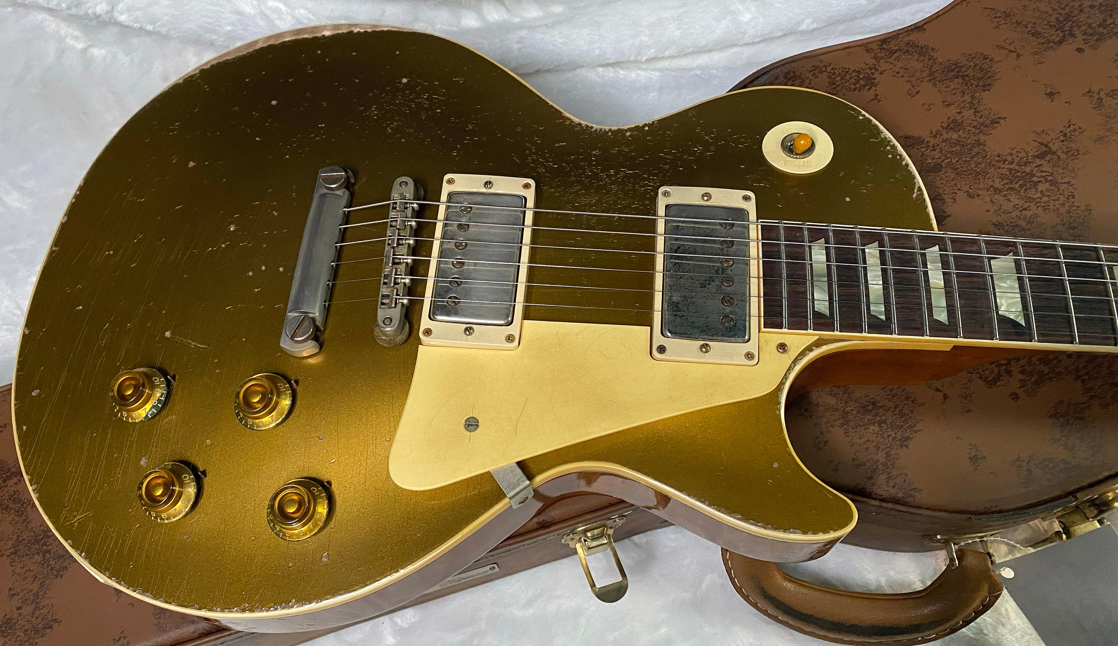 NEW! Gibson Custom Shop '57 Les Paul Gold Top Reissue Ultra Heavy Murphy Lab - Authorized Dealer - ONLY 8.5 lbs! - G06413