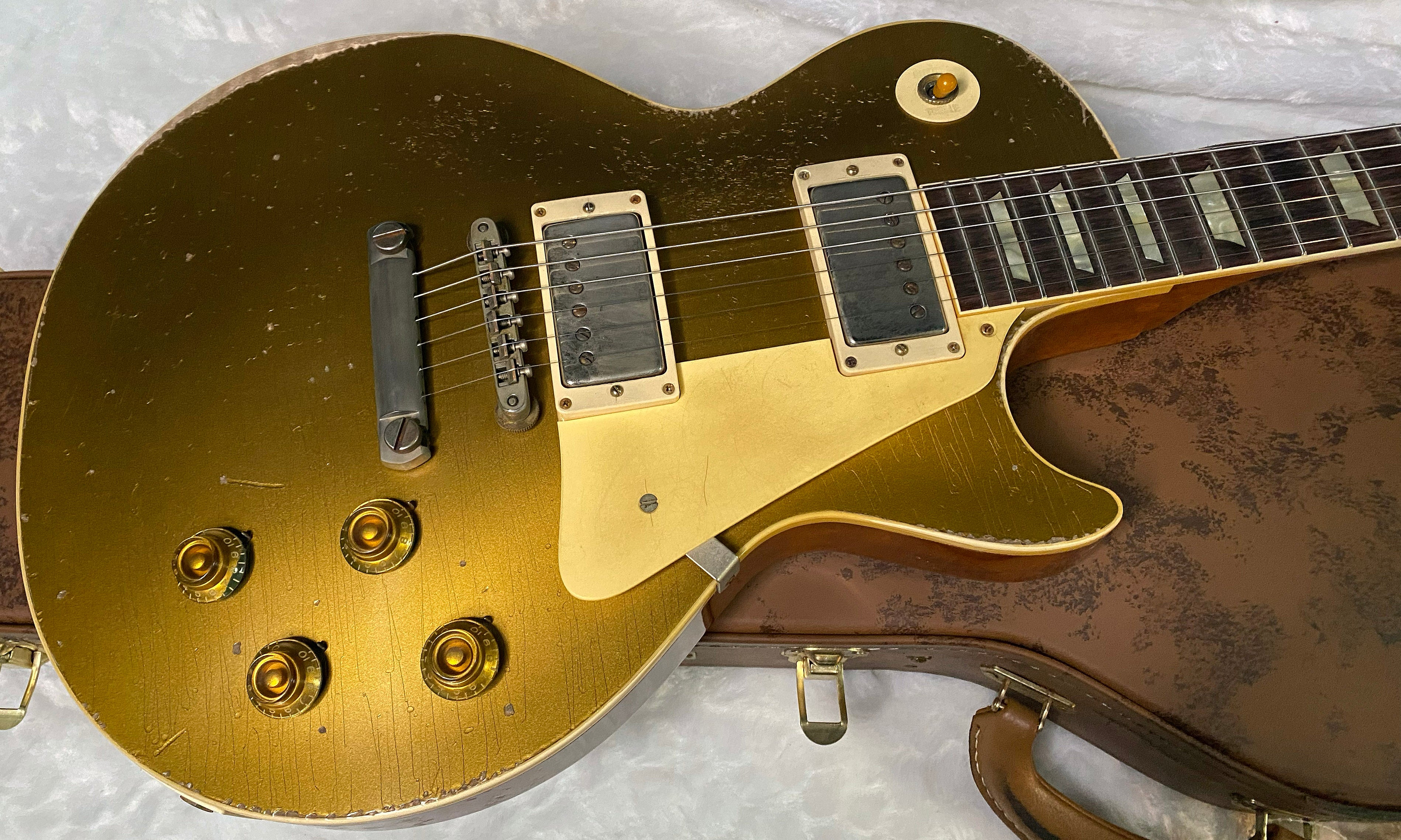 NEW! Gibson Custom Shop '57 Les Paul Gold Top Reissue Ultra Heavy Murphy Lab - Authorized Dealer - ONLY 8.5 lbs! - G06413