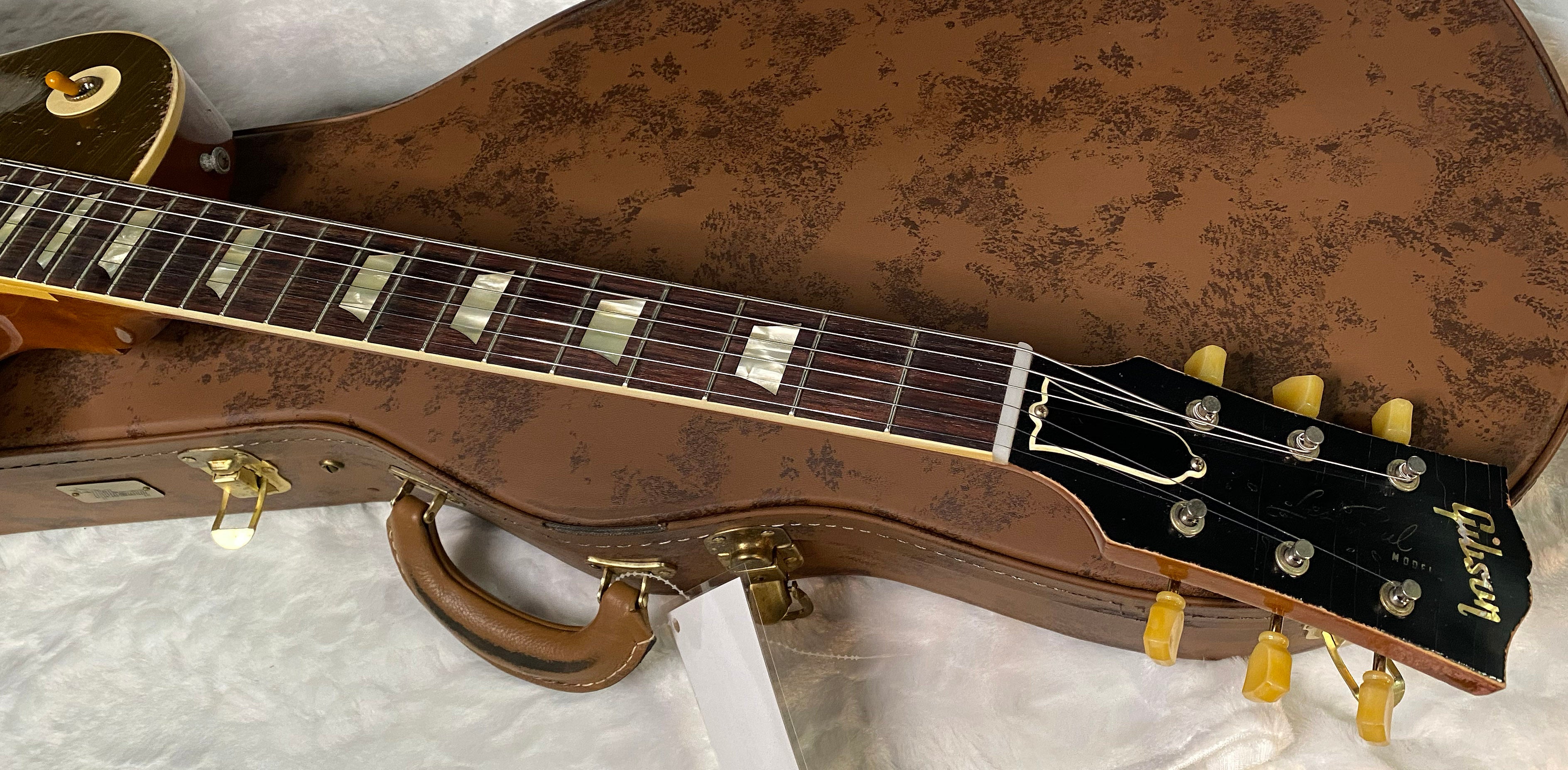 NEW! Gibson Custom Shop '57 Les Paul Gold Top Reissue Ultra Heavy Murphy Lab - Authorized Dealer - ONLY 8.5 lbs! - G06413