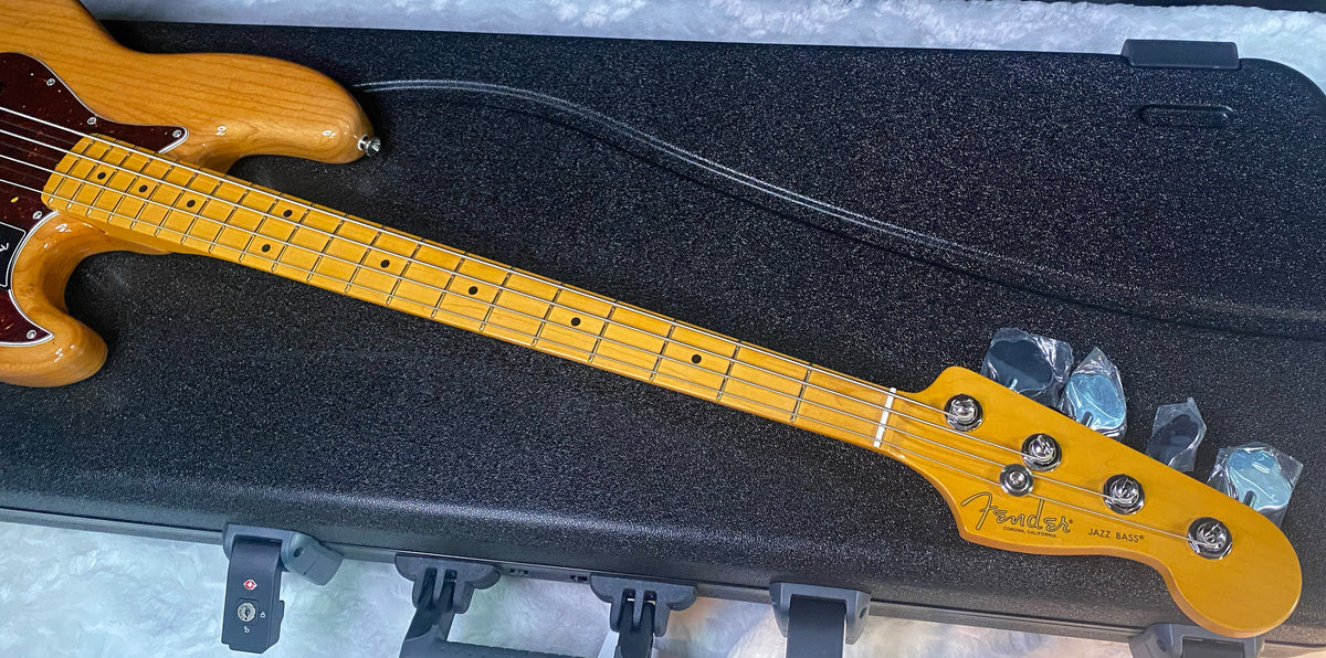 NEW ! Fender American Professional Jazz Bass Maple Fingerboard - Ash Body - Natural Finish - 8.8lbs - Authorized Dealer - In-Stock! G07810